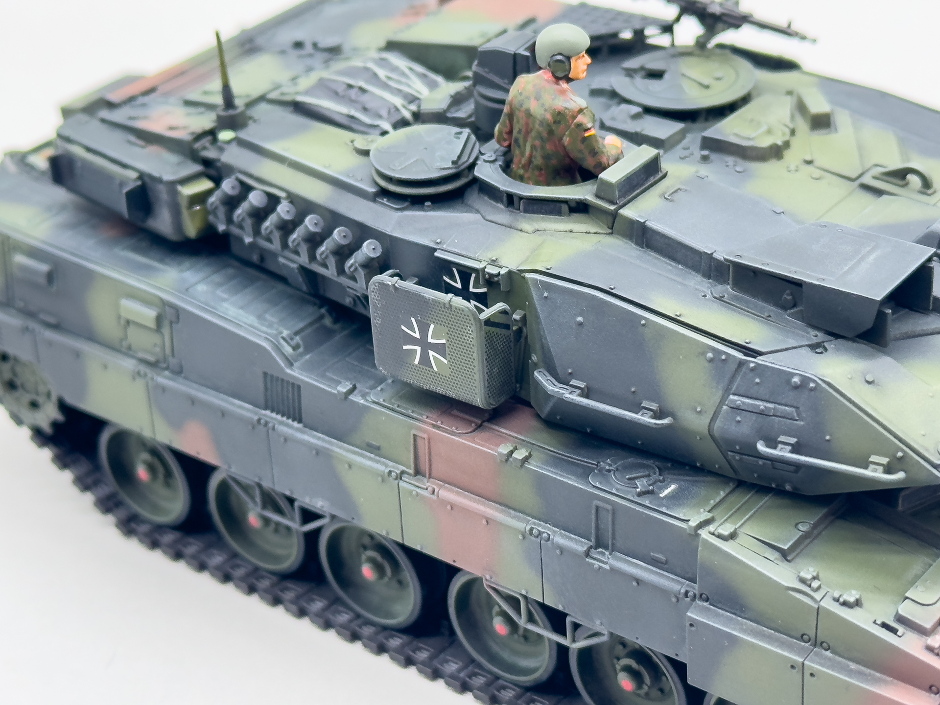 本キットのメッシュはスライドマークによる再現です。