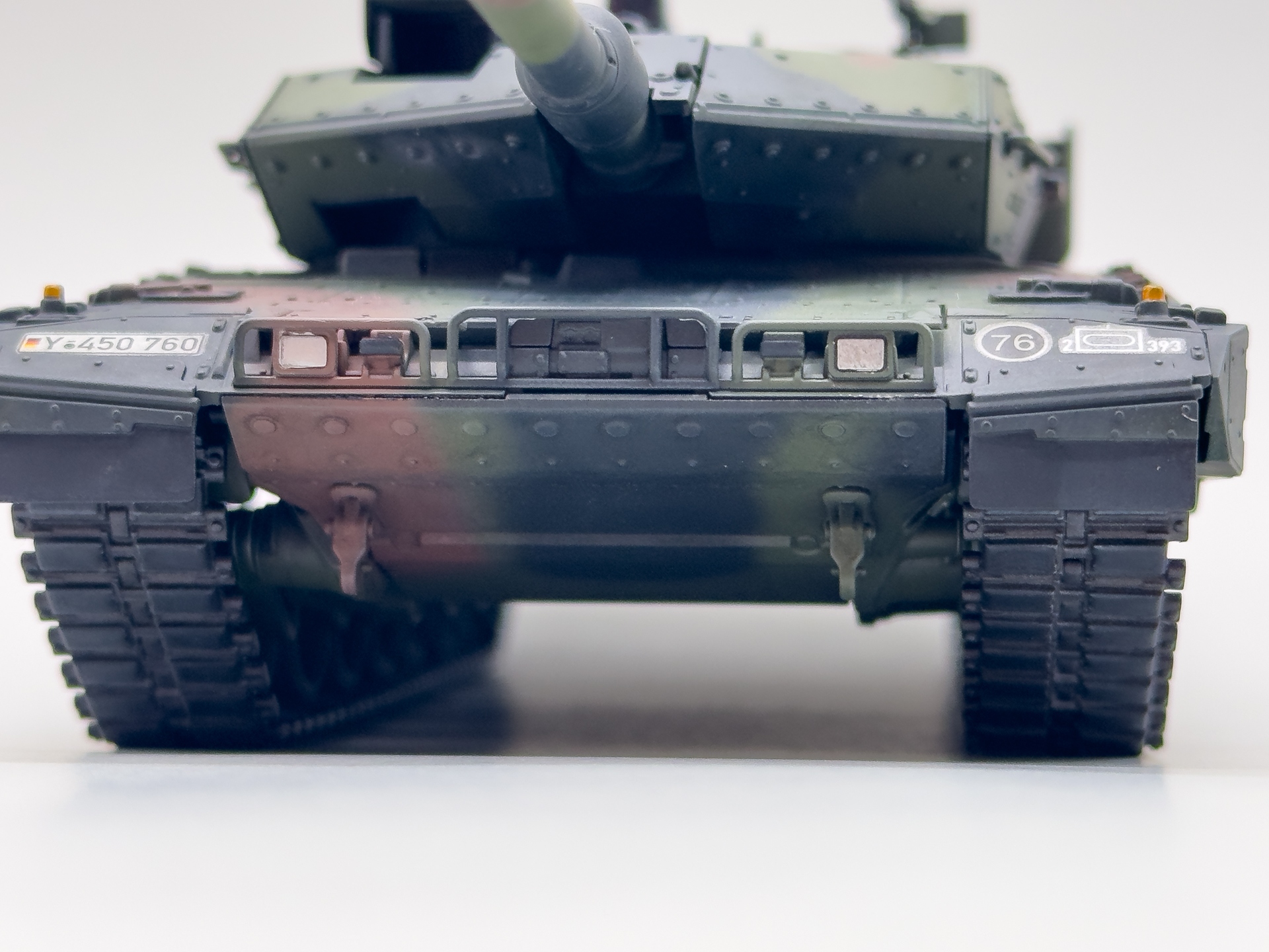 下から覗き込んでも合わせ目は確認できません。