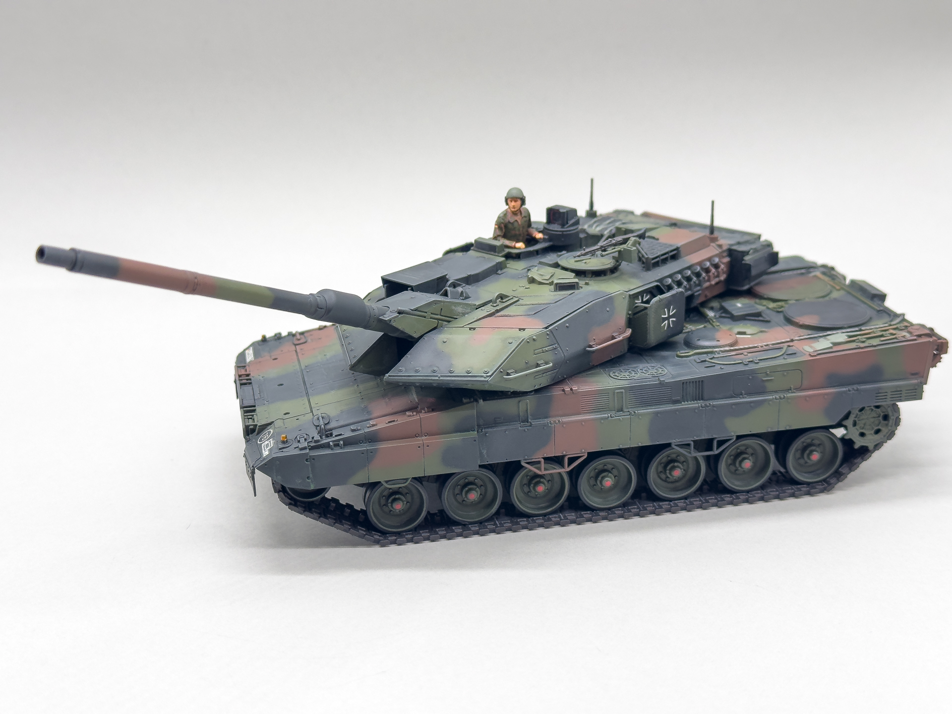 砲塔を可動させることで臨場感のあるポージングもできます。