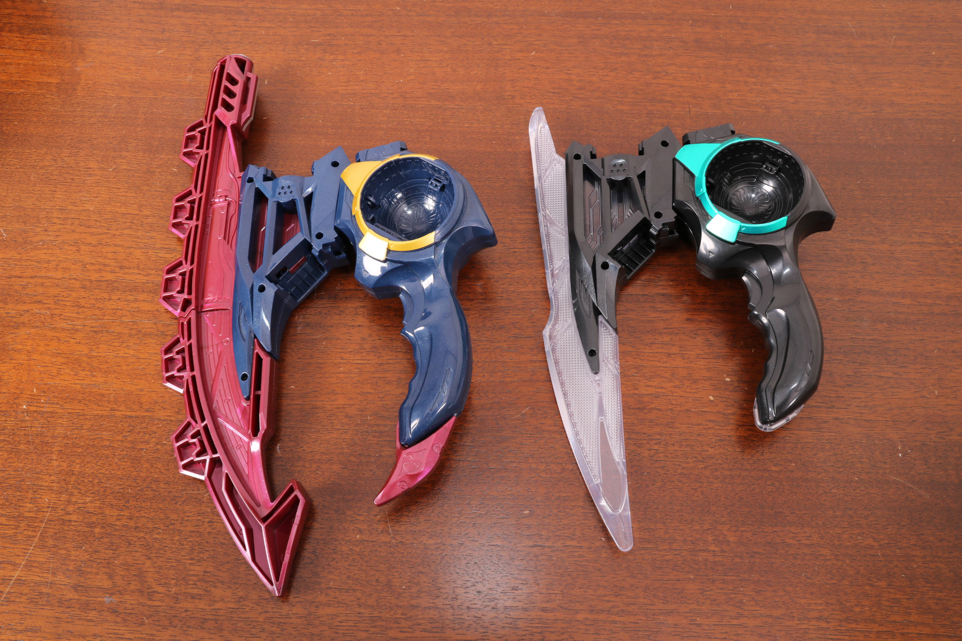 別売りの「DXブレイカムゼッツァー」アックスモードと比較