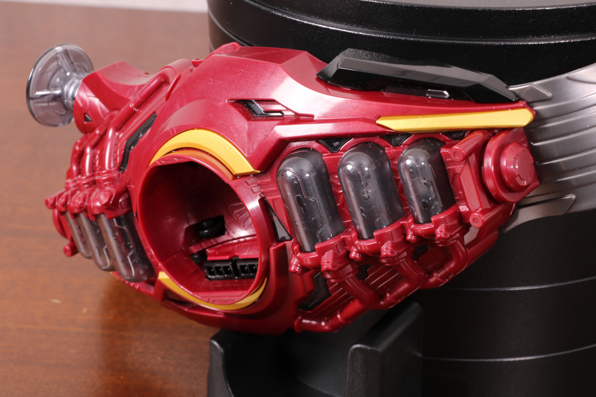 右上部にポンプ型のスイッチ。こちらもクリアパーツで造形されている