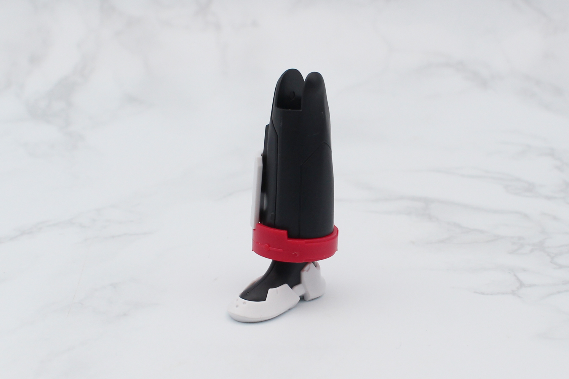 足首と裾のパーツを取り付ける