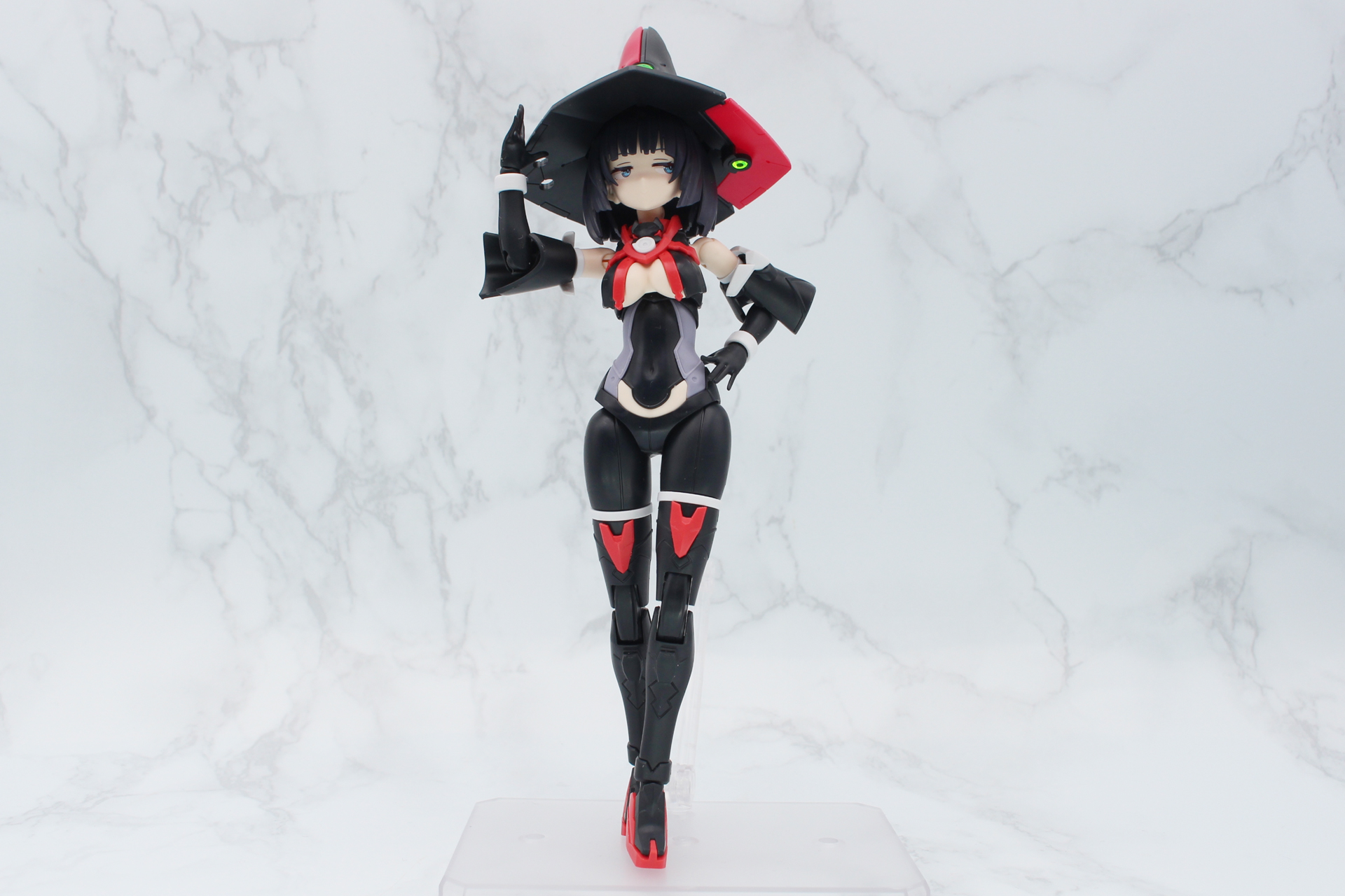 ほかのシスターにも同じ要領で帽子を被せることができる。ミコルルはコスチュームのカラーともマッチしてよく似合う