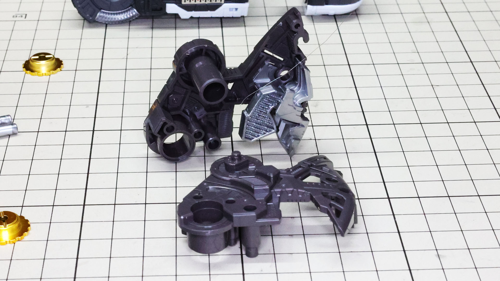 それをメカフレームに組み込んでいきます