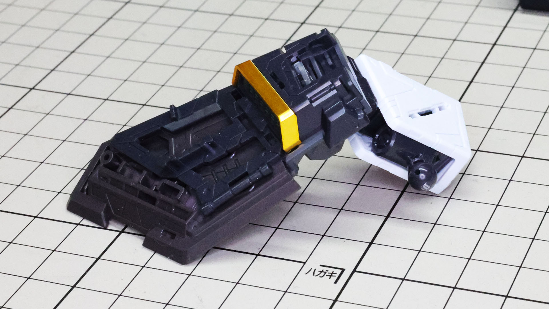 フロントアーマー接続部に取り付けました