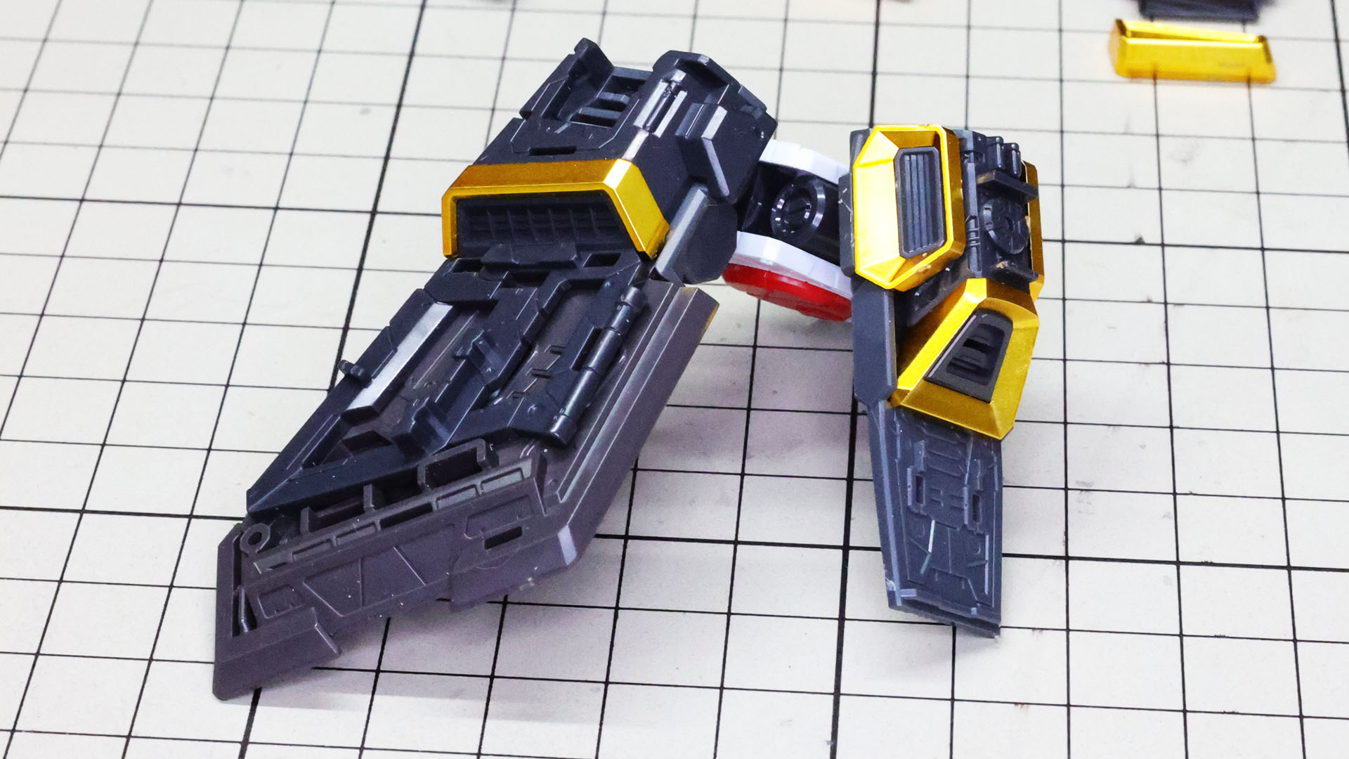 サイドアーマーも接続しました