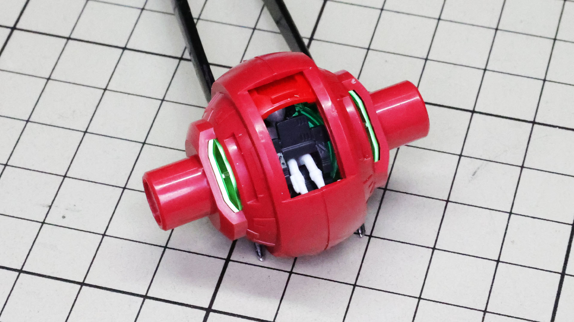 コックピットのハッチはスライドして開閉可能です！