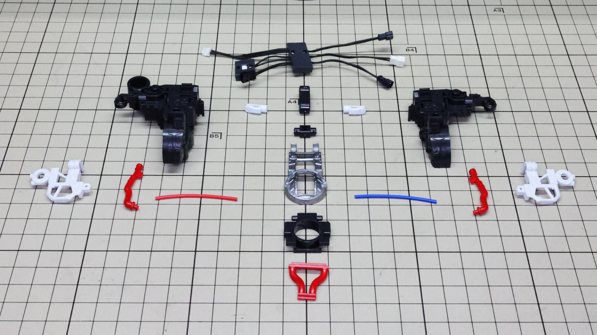 胸部を組んでいきましょう。LEDユニットはここに集約されることになります