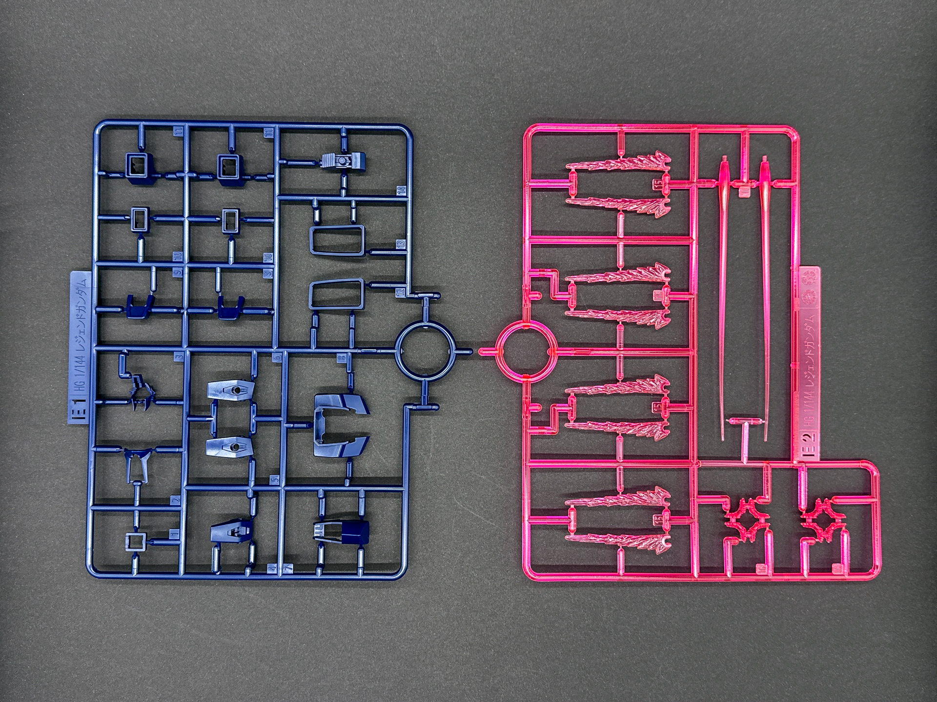 本キットのサーベルエフェクトパーツは新規専用ランナーです。