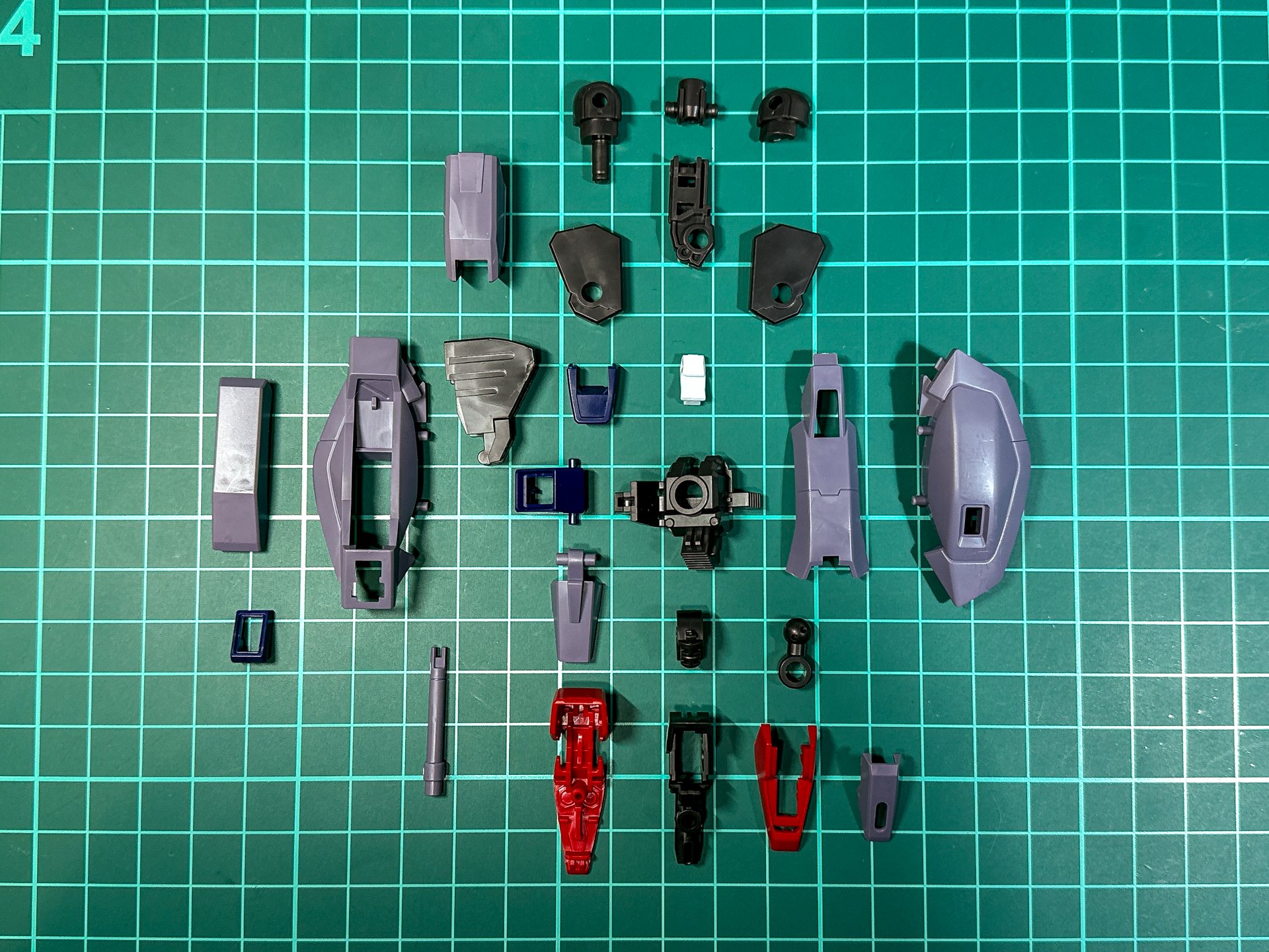 本機の下腿部にはビームジャベリンが格納できます。