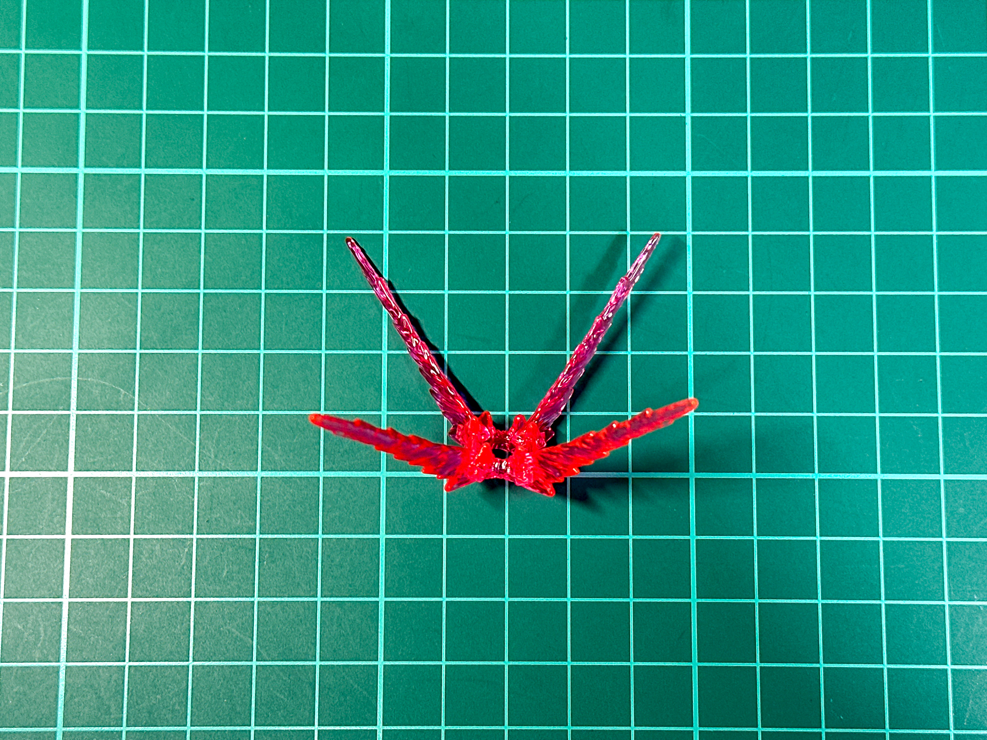 完成後のエフェクトパーツはポージングに合わせて形状を変更できます。
