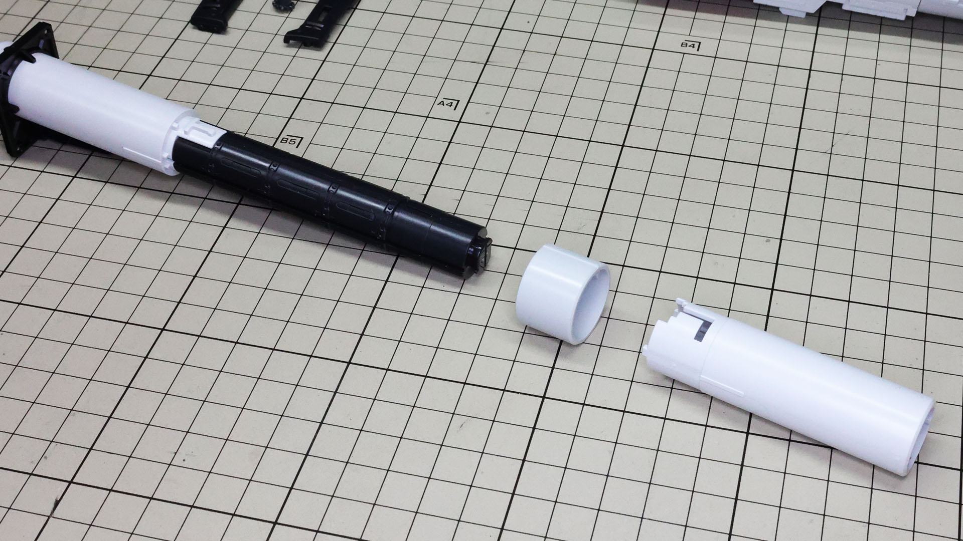 砲身前部をくみ上げていきます