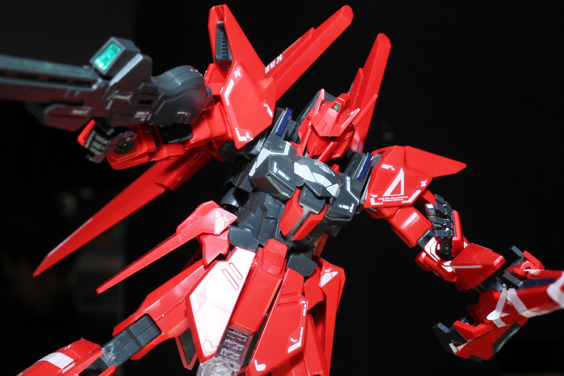 ガンダムフロント東京で販売された「HG デルタガンダム弐号機 Ver.GFT LIMITED COLOR」を新パッケージ仕様で再発売したものだ