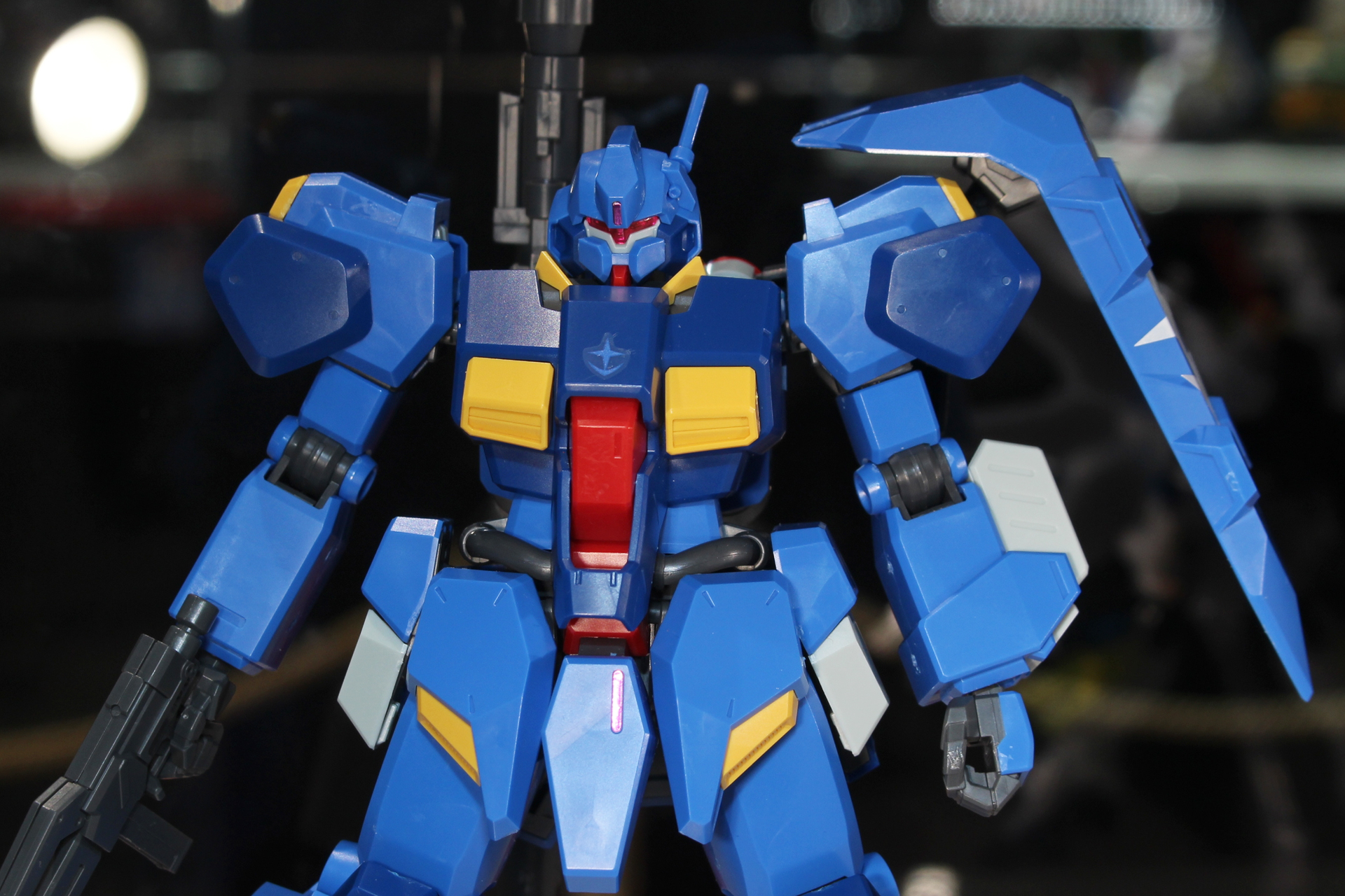 キンバレー部隊が運用していたブルーの機体を立体化