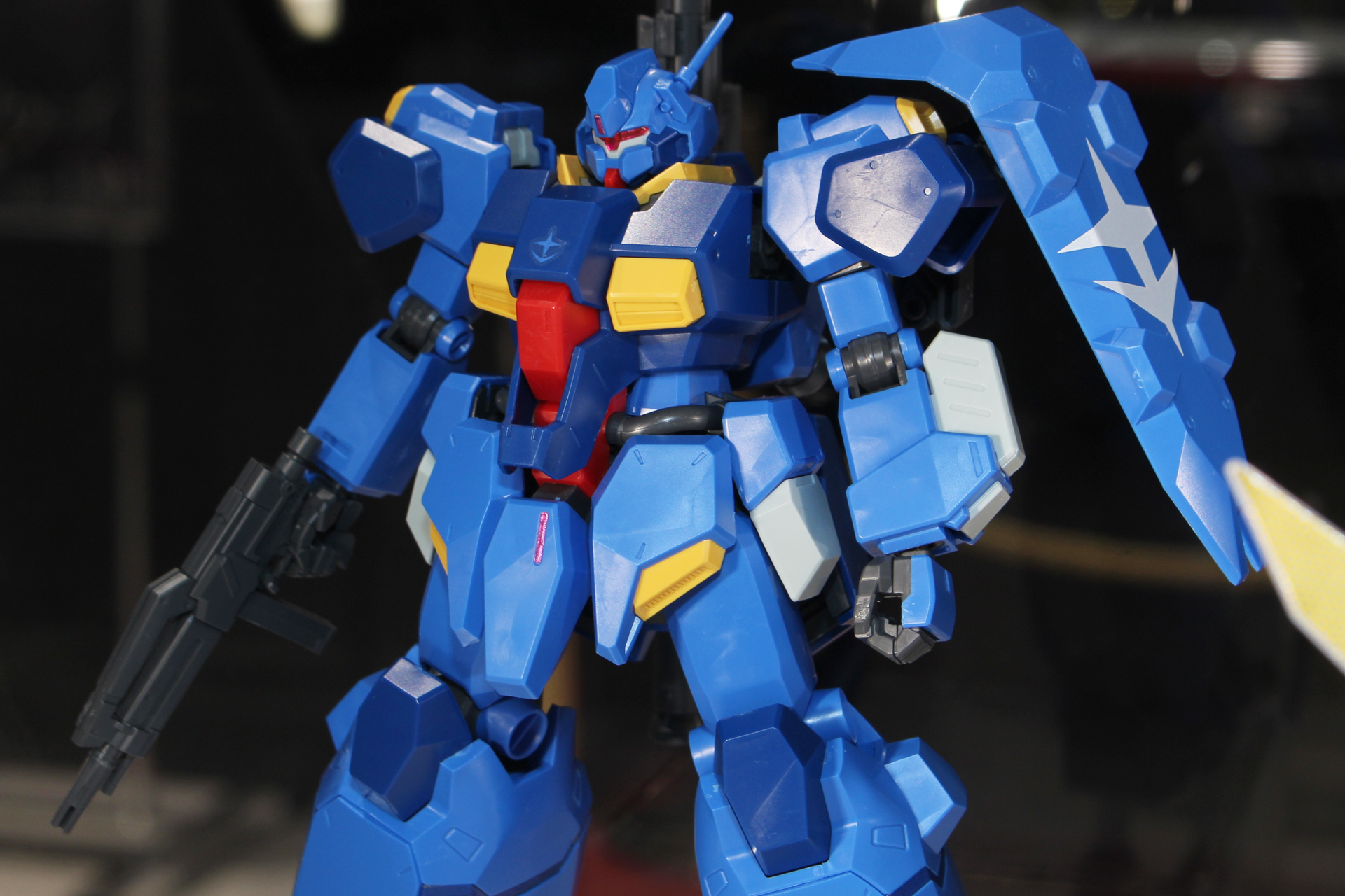 がっしりとした体型で全体的にかなり大きい