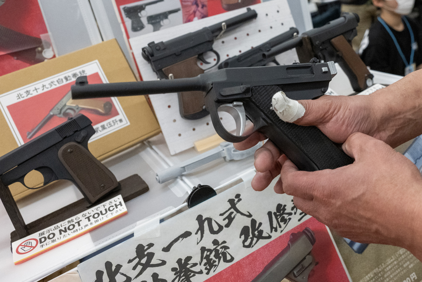 試製甲号自動拳銃のモデルガン。南部十四年式に際してトライアル候補になったモデルだ