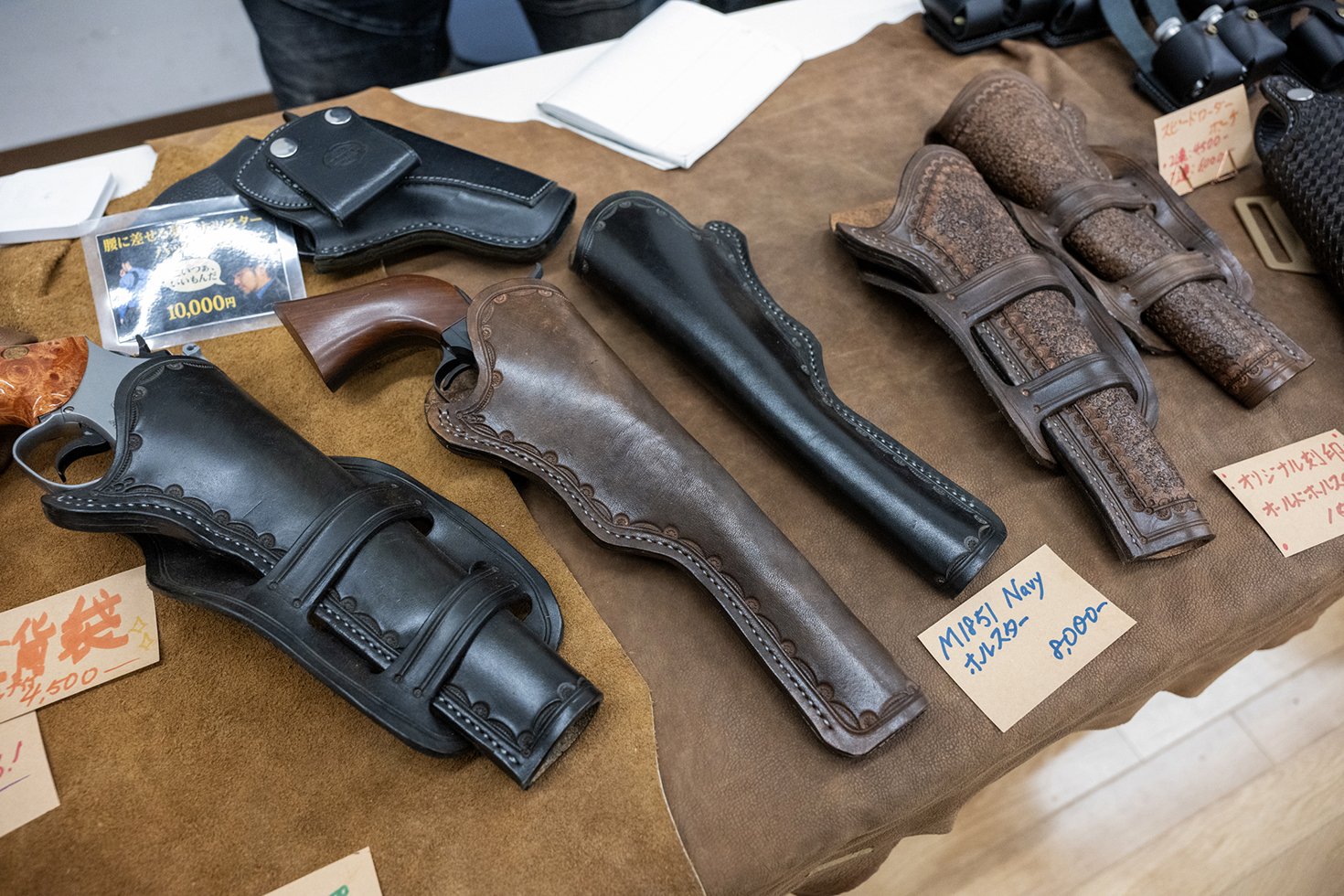 M1851NAVYのホルスターも人気（このクオリティでこの値段は安い）