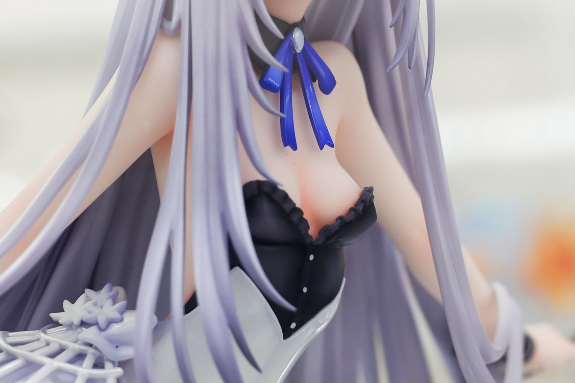 胸元辺りはちょっとセクシー!?