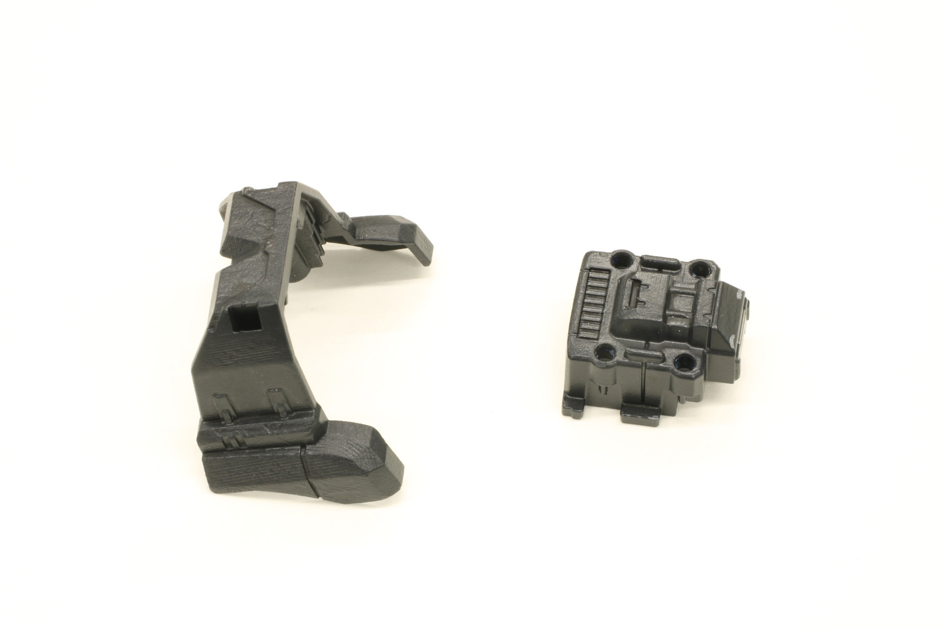 中継用アダプターが付属し、「AZ-02EX ライガーゼロ 帝国仕様」と「AZ-06 ライガーゼロ フェニックス」の素体にもイクスユニットを装着することができる