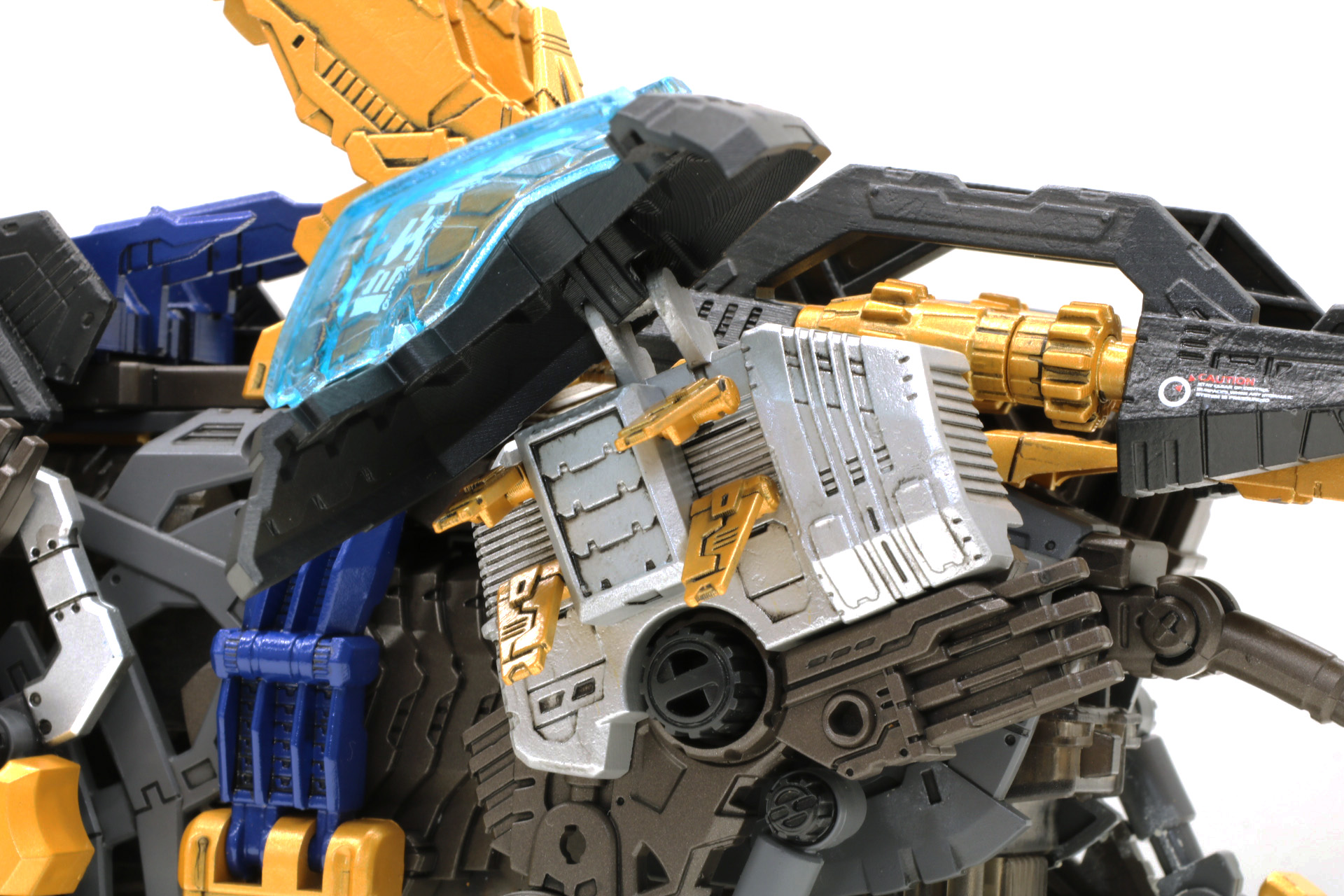 たてがみのフィンも可動