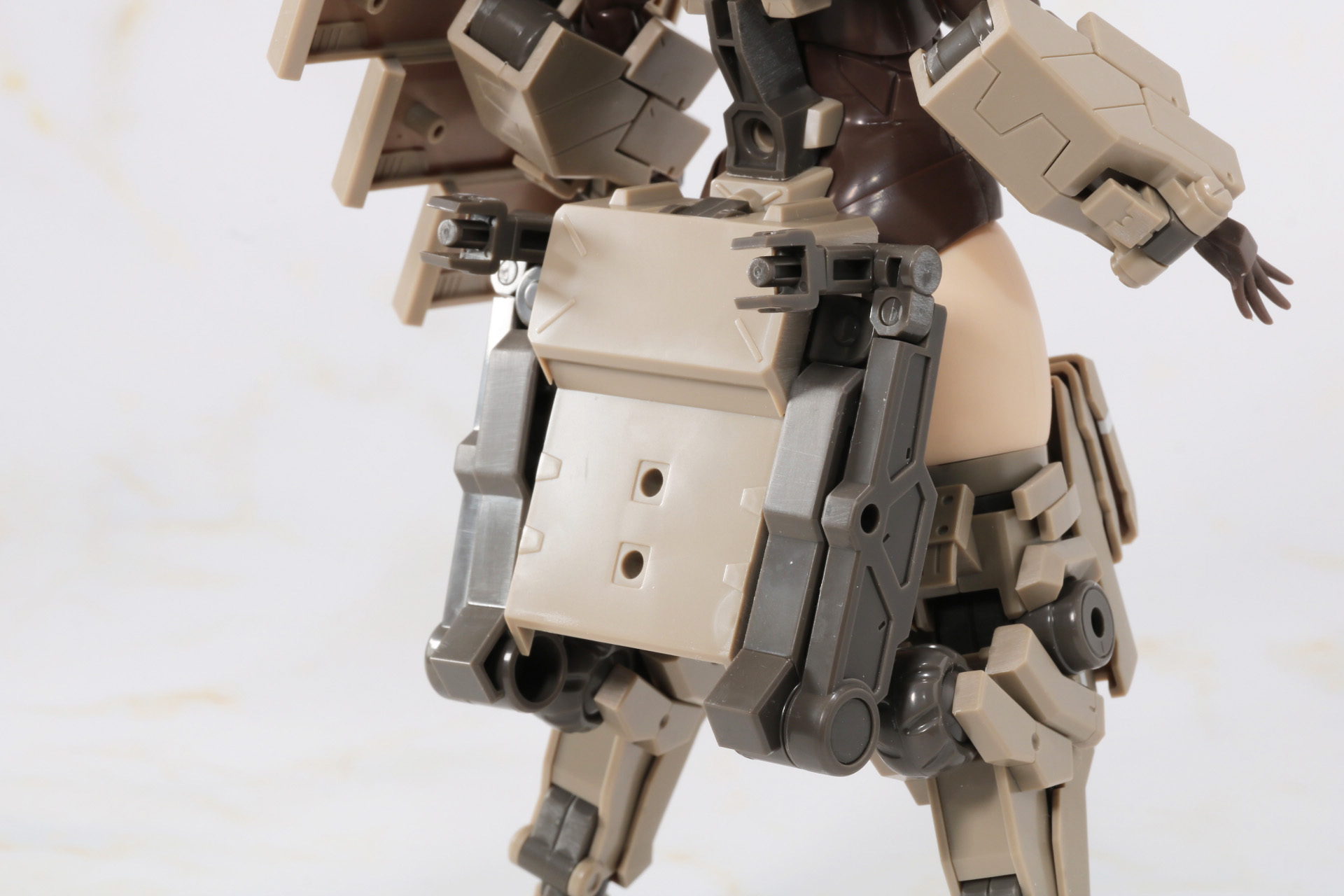 腰部サブ・アーム展開