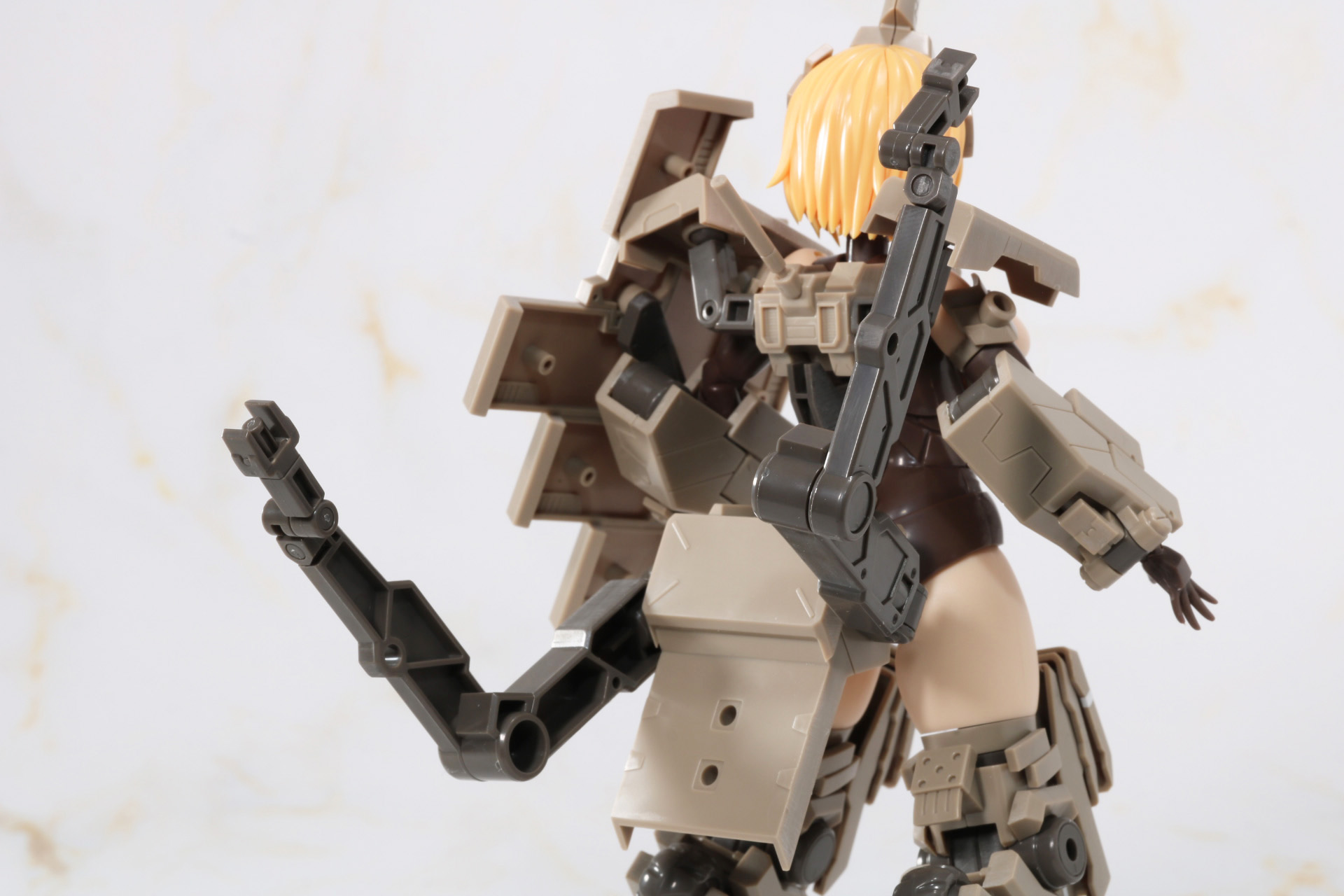 腰部サブ・アーム展開