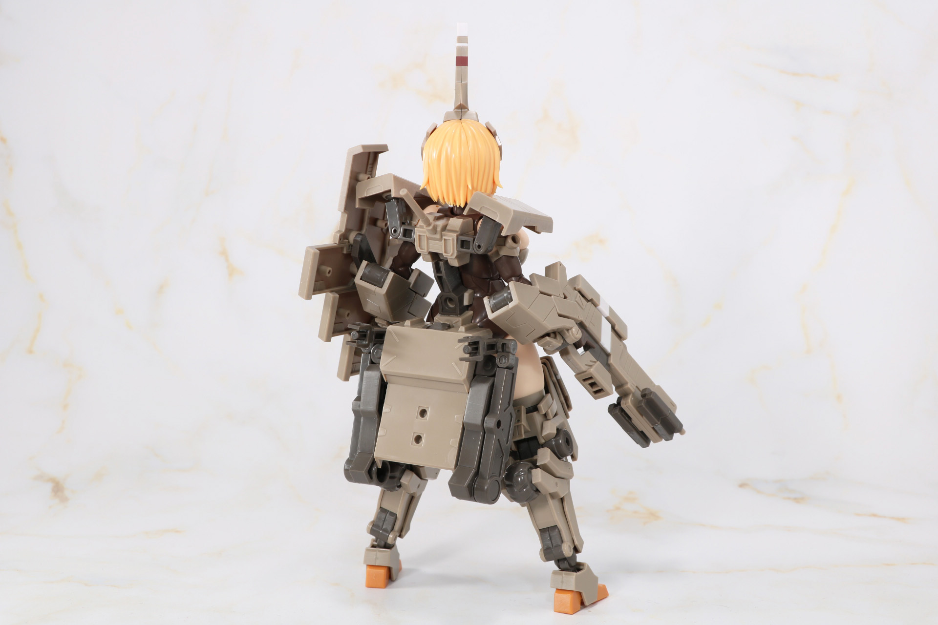 背面