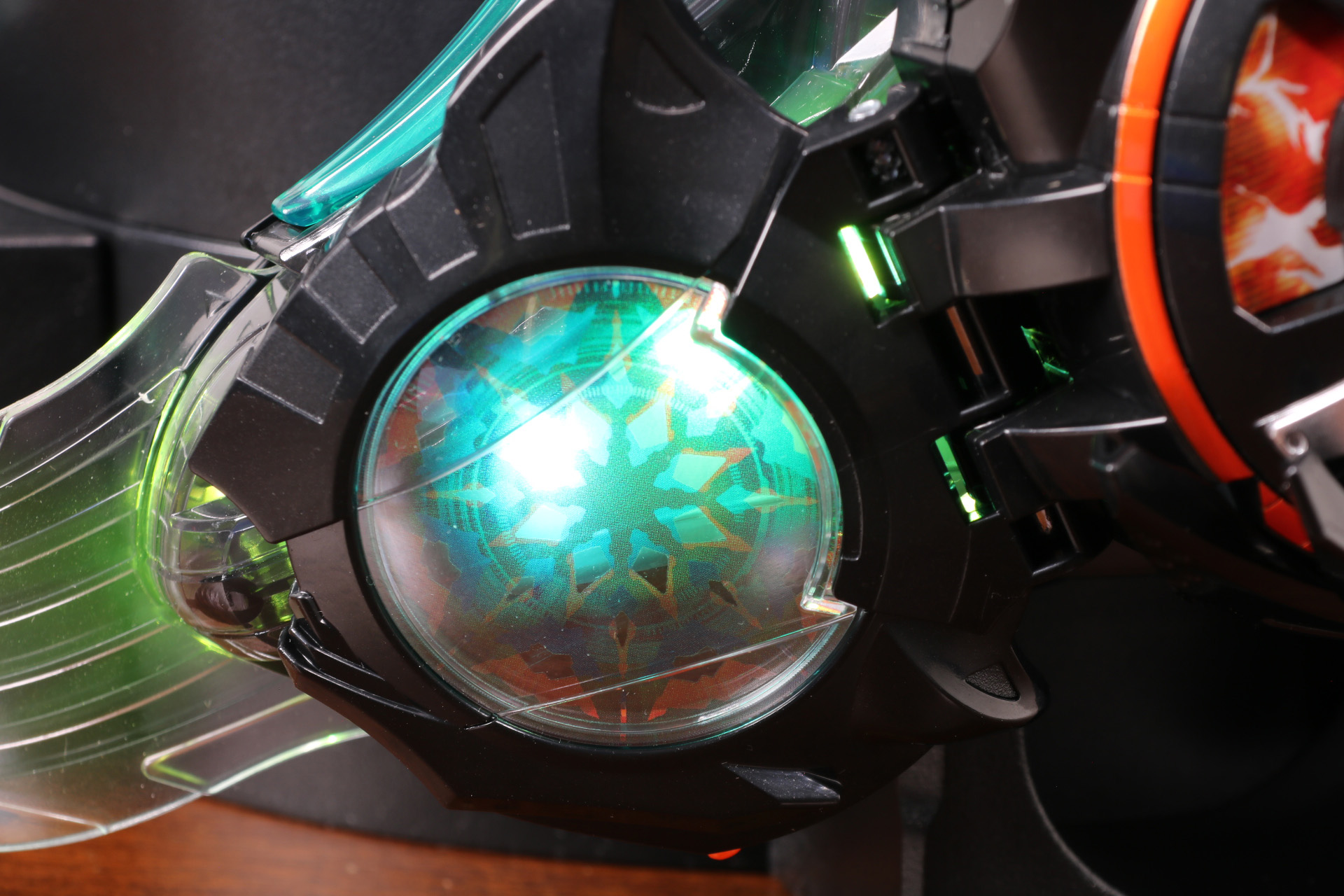 フィンを回転させることで「オルデルム」にチェンジ