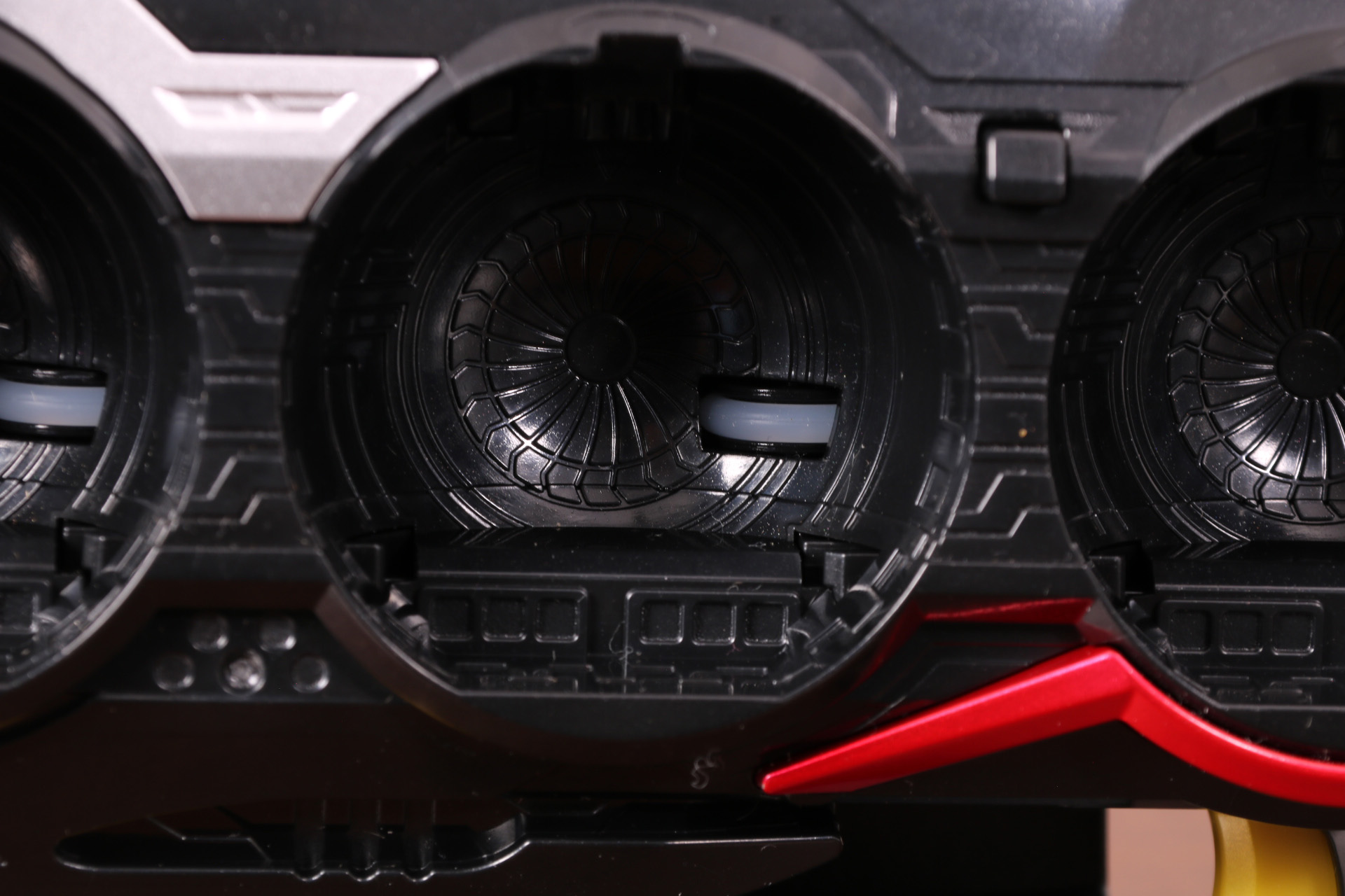 装填口にはカプセムを回転させる装置が入っている