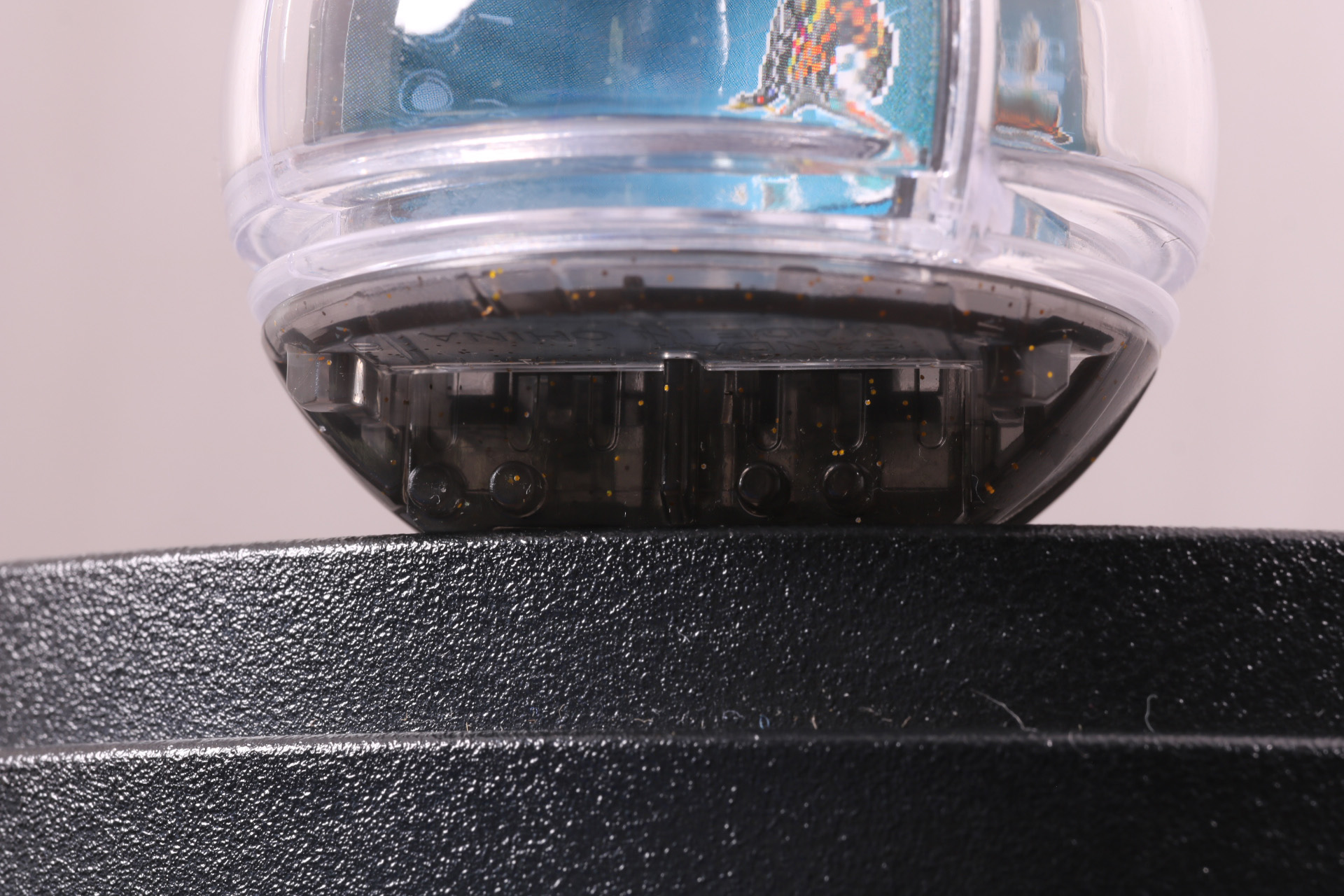 カプセム背面下部の認識ピン