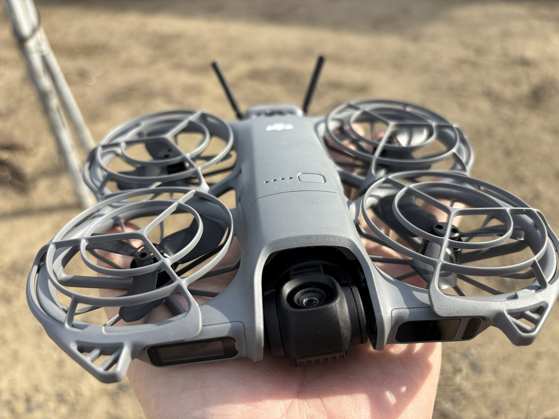 「DJI Neo 2」は小型の本体に最新のDJIのドローン技術が凝縮されている