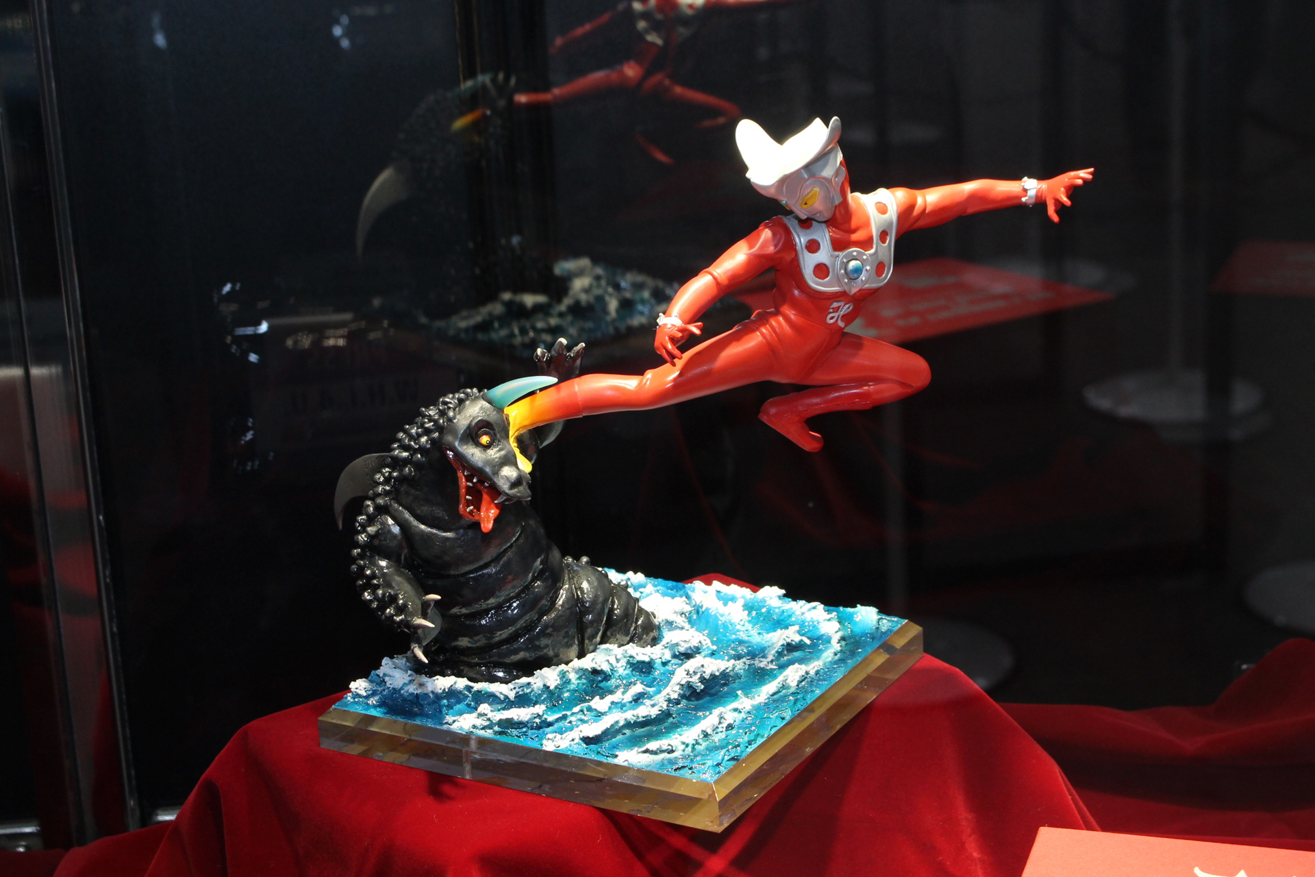 声優の関智一氏が原型を手がけたガレージキット「ウルトラマンレオ対ブラックギラス」が「ウルトラ怪獣ワンフェス特別再開ver.」として販売された