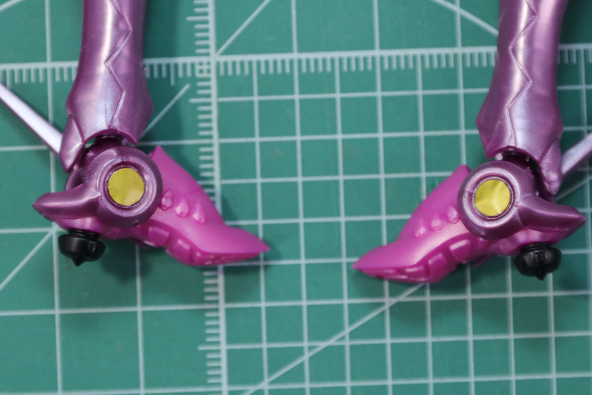 内側は異なるデザインのものを貼る