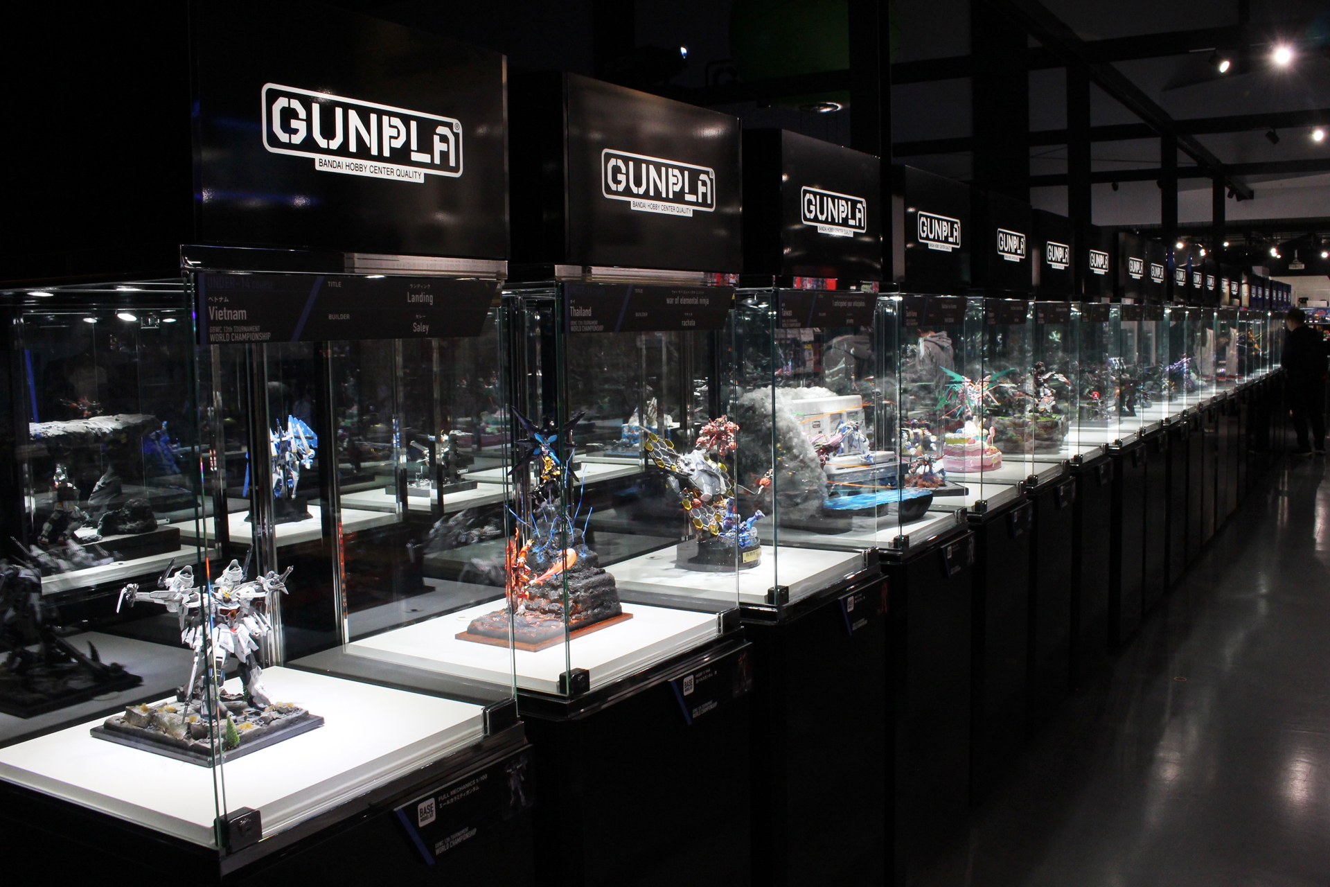 ガンダムベース東京に集結した各エリアチャンピオンの作品群。それぞれは本稿の後半で紹介する