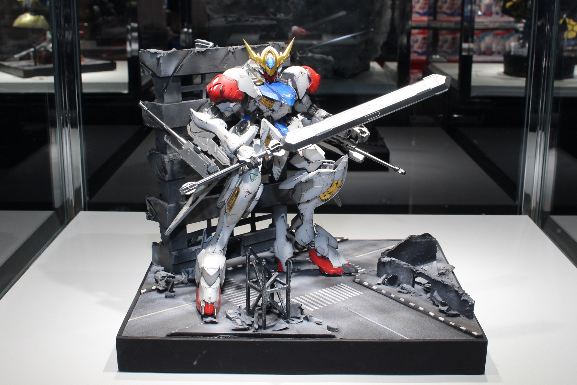 インドネシア／The Demon of Tekkadan／Leon