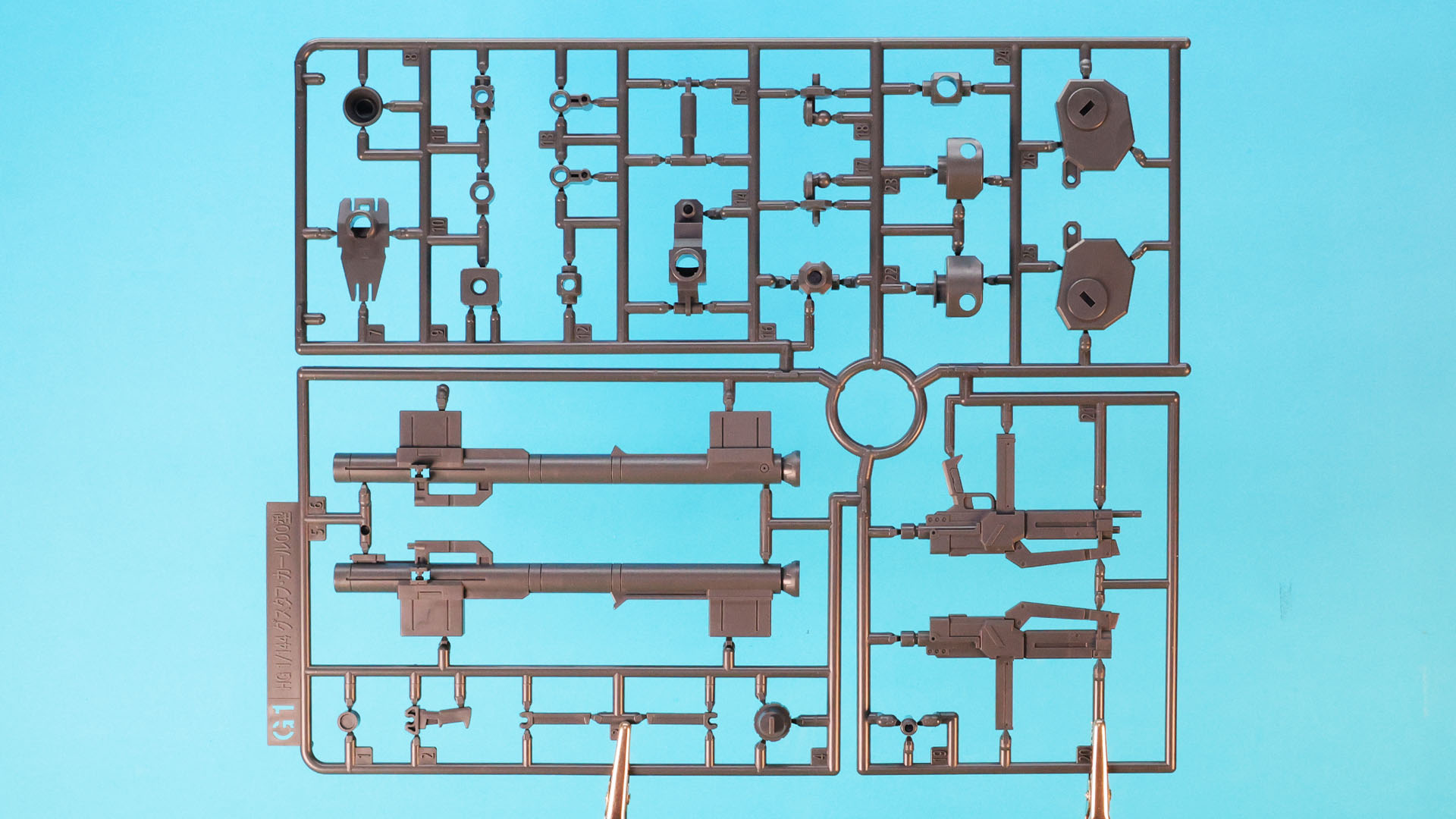 G1:00型用の膝関節などのメカフレームや装備など