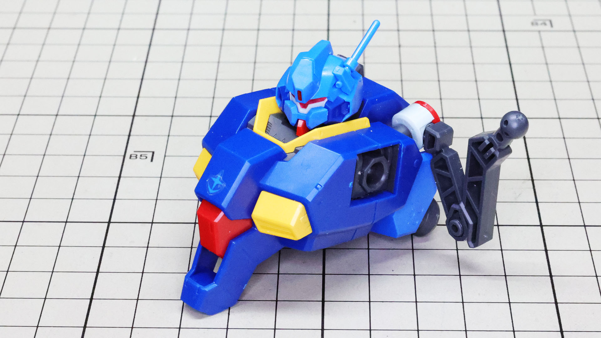 胴体部とドッキング！無骨な印象になってきました