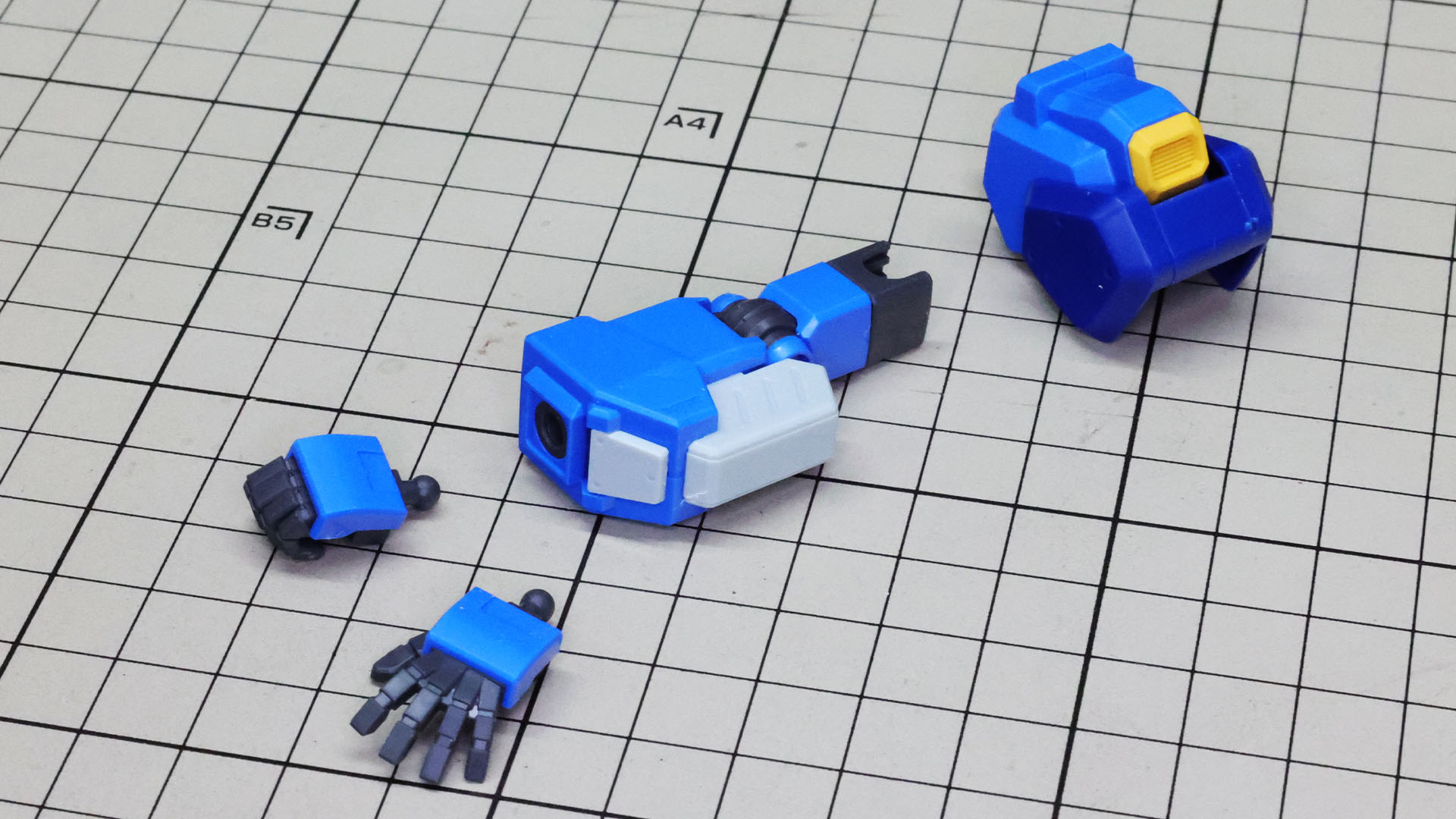 ハンドは装備用でもある握りこぶしと平手が用意されます