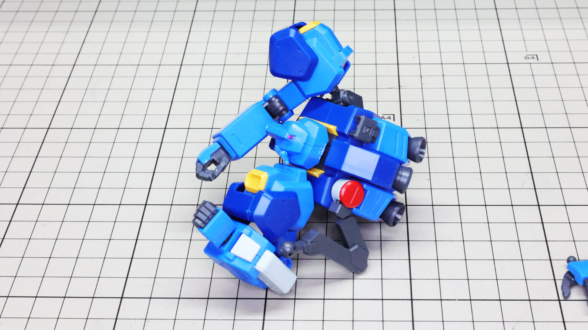 胴体部の肩関節部の大きな可動性能もプラスされて想像以上に動く腕部！