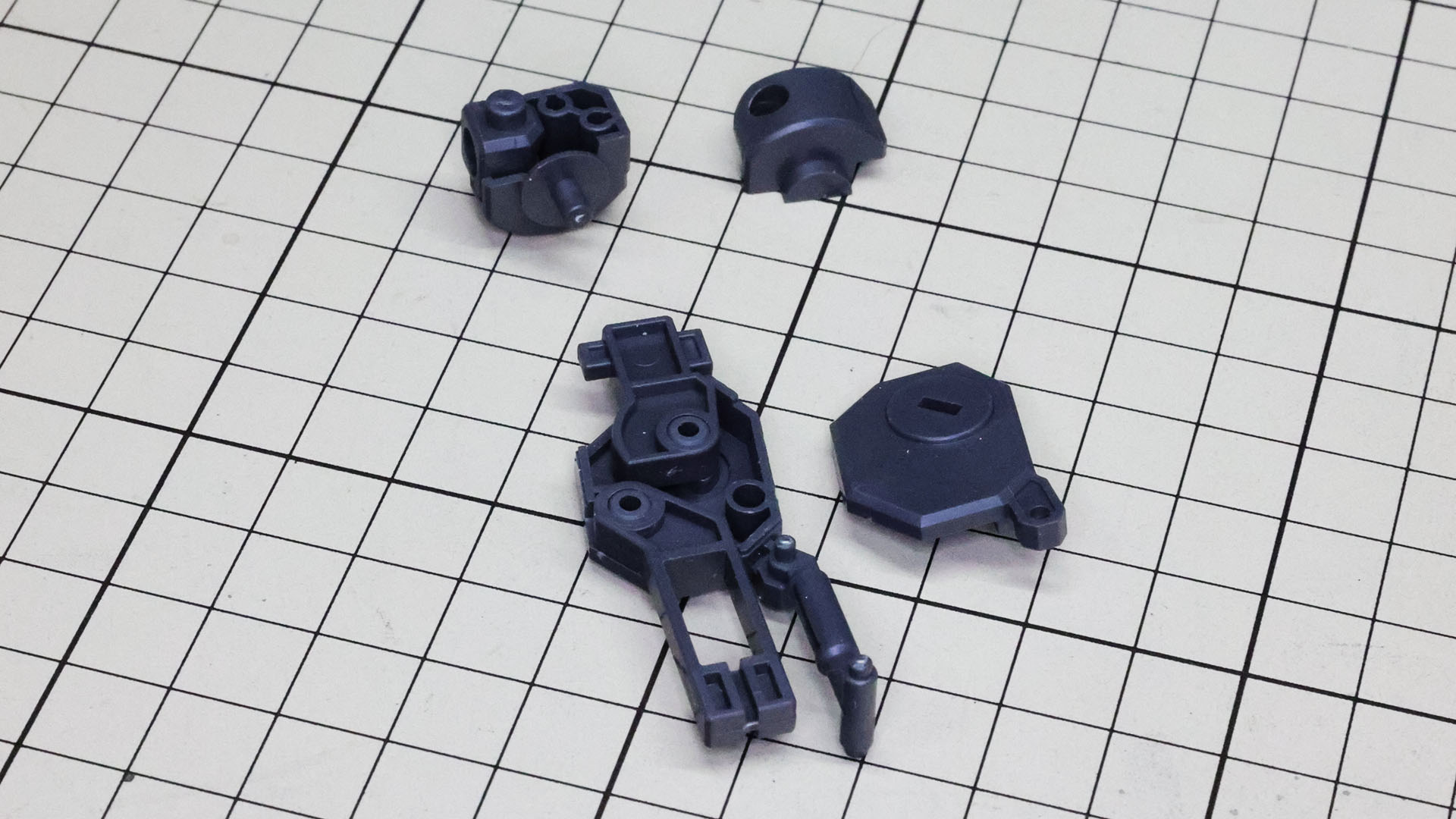 股関節部と膝関節部を組んでいきます