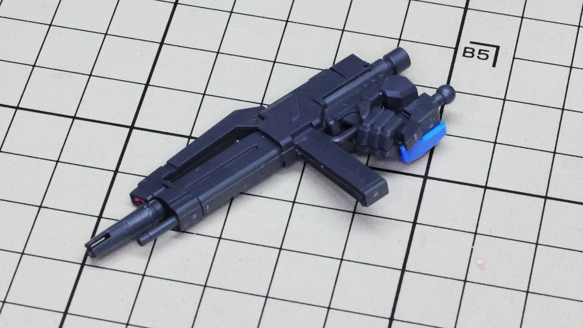 ビーム・ライフルを組んでハンドに持たせました