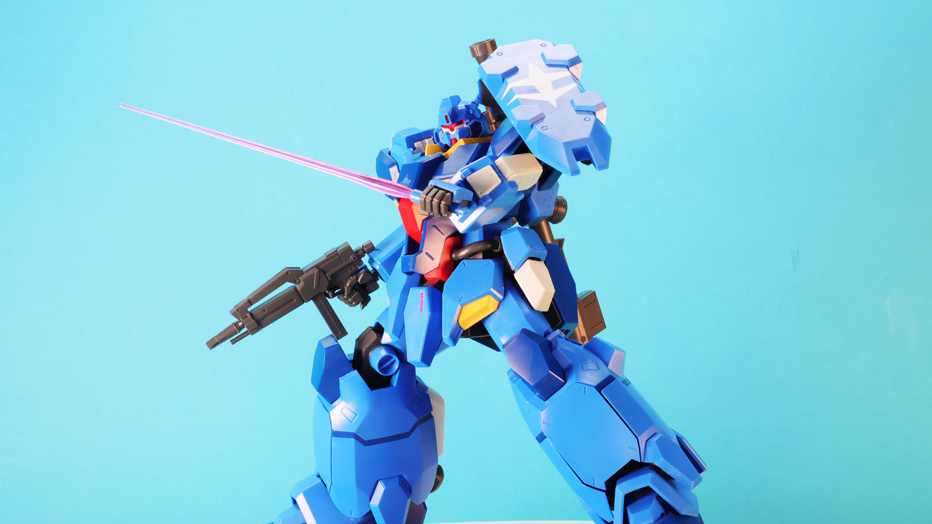 重量感と躍動感に満ちたポージング！