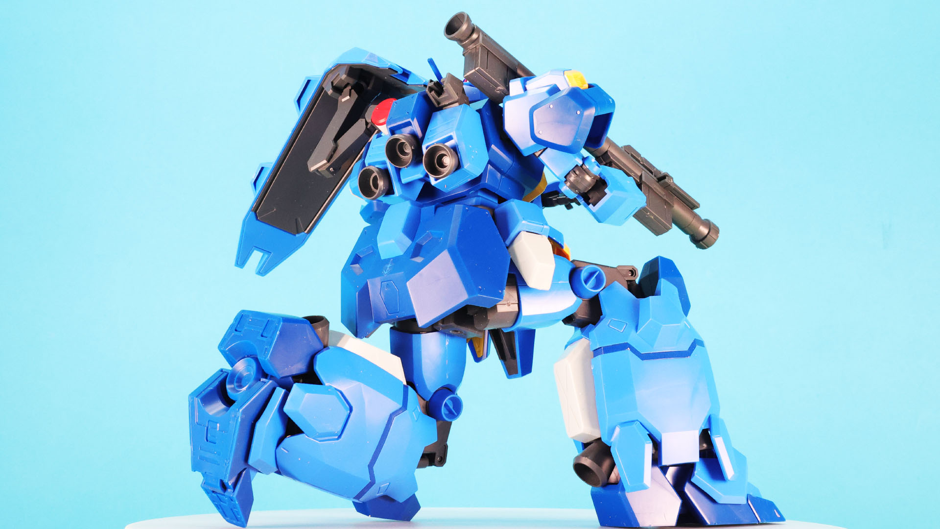 がっちりと大地を掴んでバズーカを撃つ！