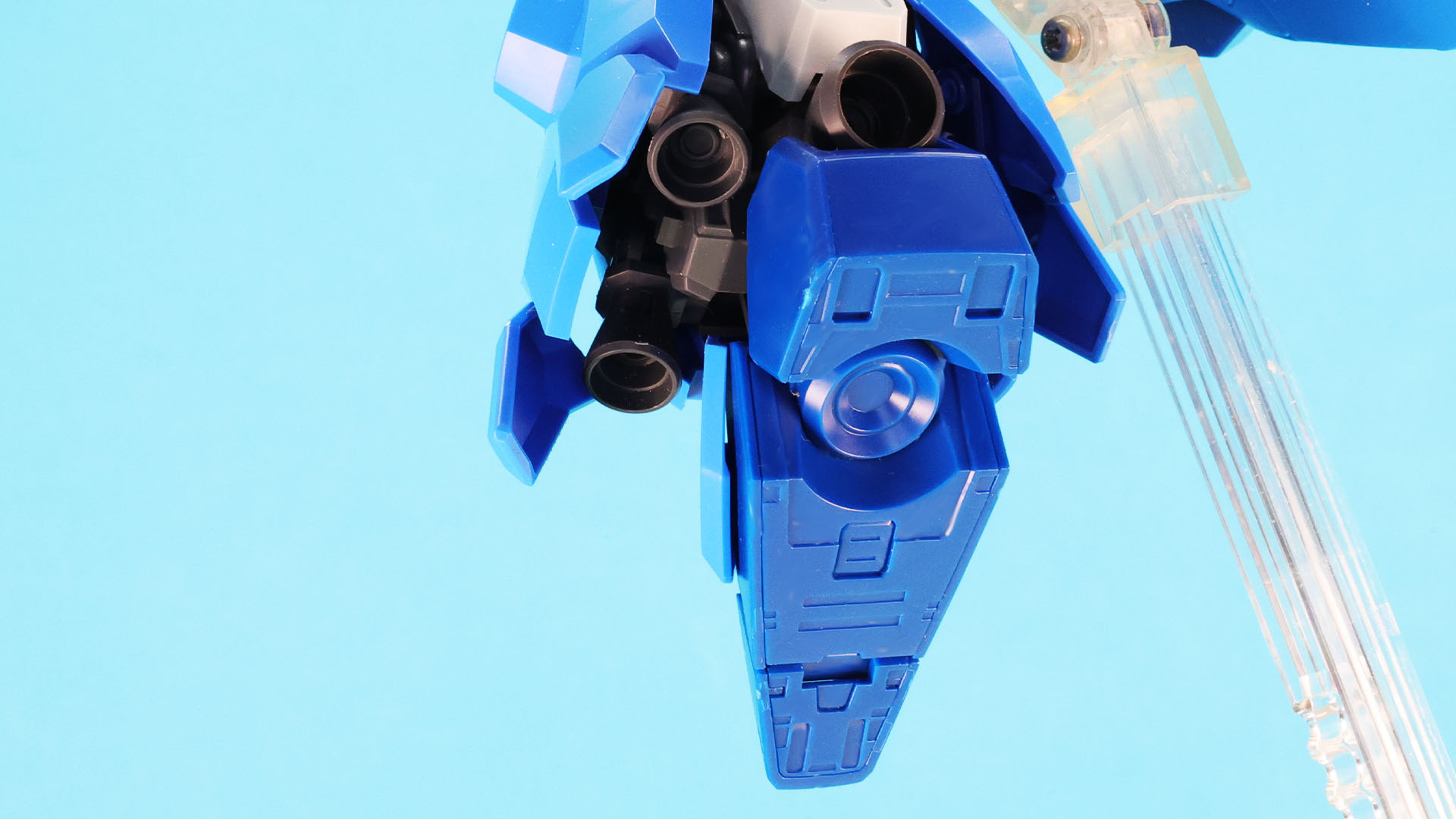 側部装甲の中のノズルも可動します