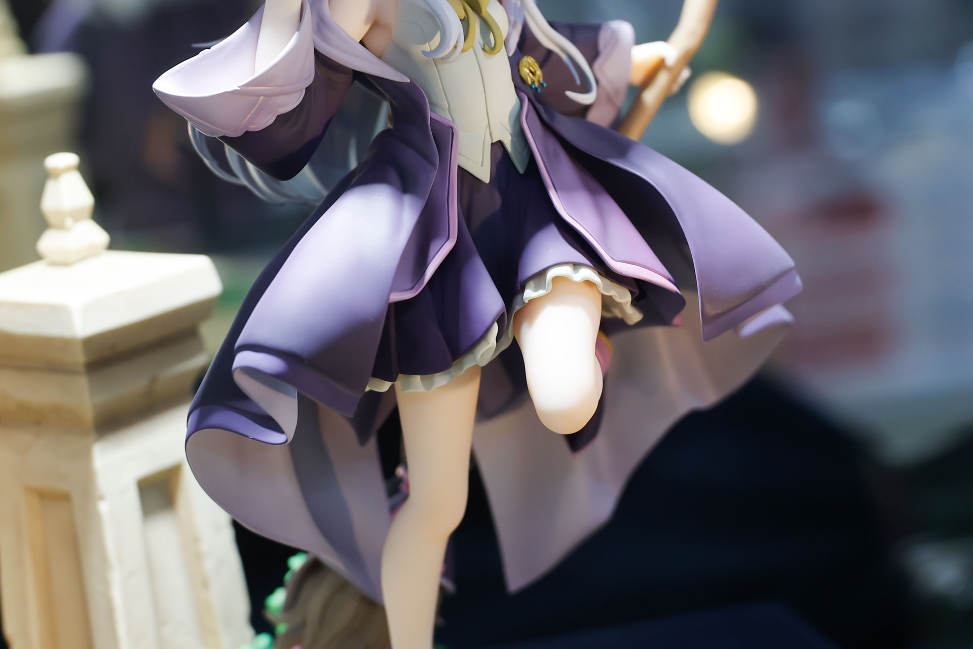 衣装はフリル部分も含めて丁寧に作られている