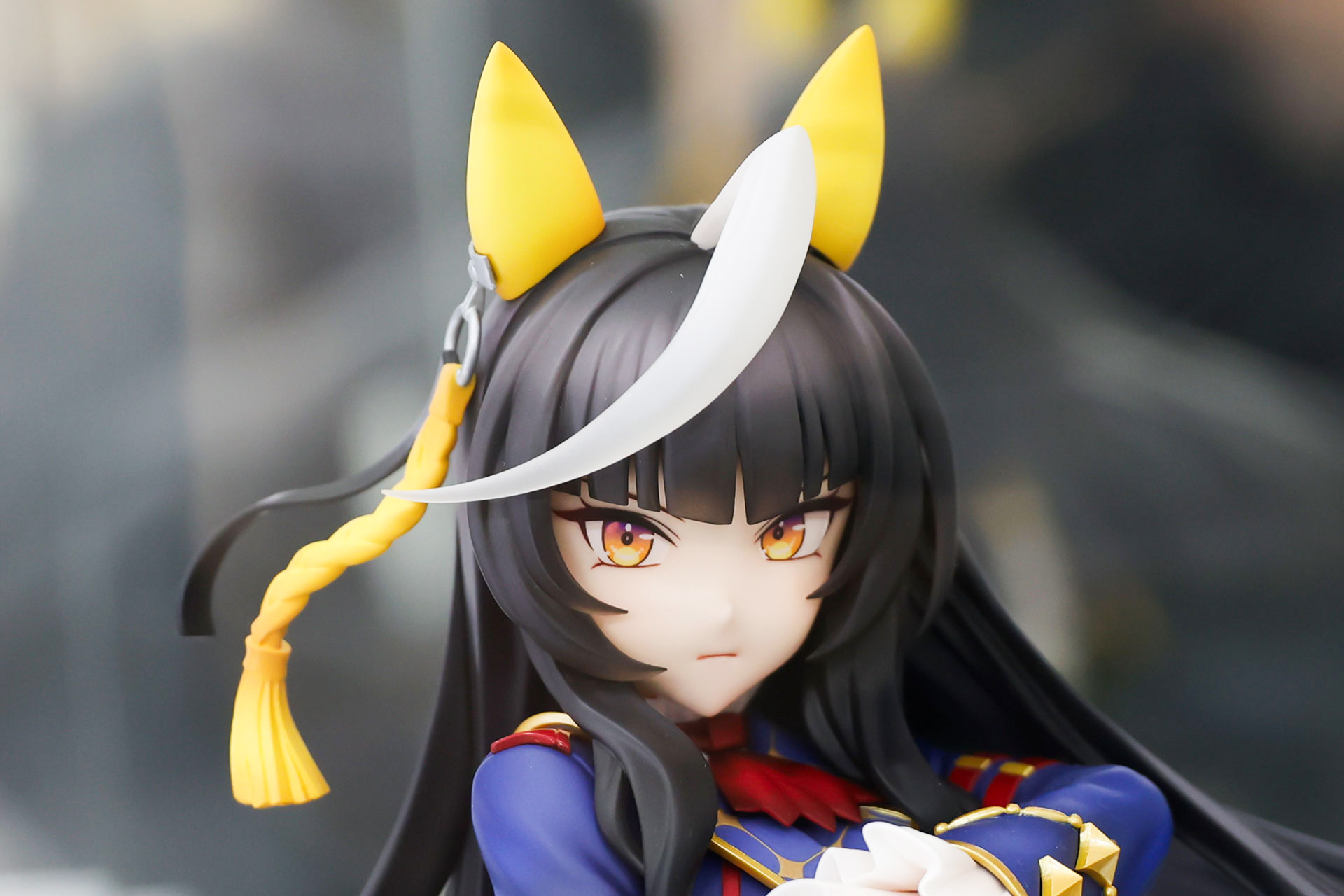 クールで美しい表情だ