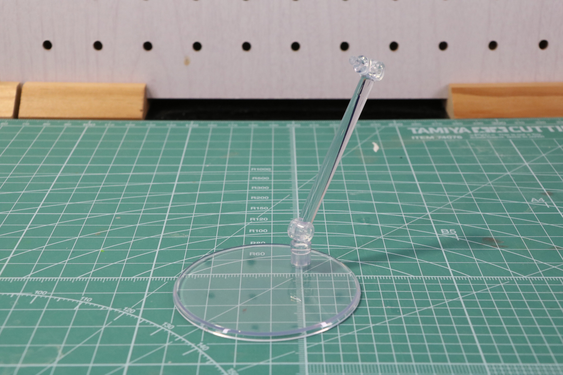 ハーモニックウェポン補助用台座