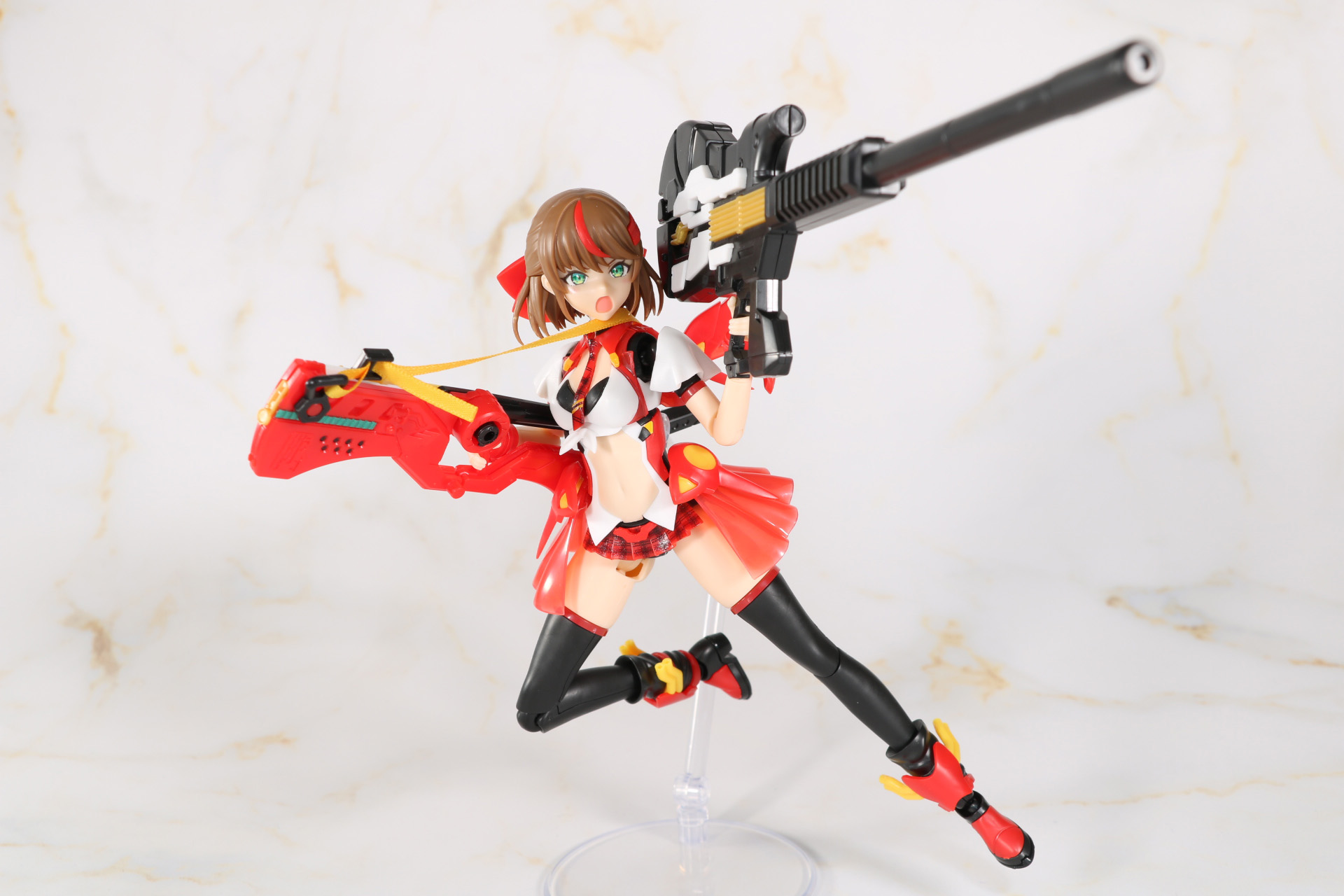 「HWGR-25 ストラト・アサルト」と「HWGB-X79 バスター・マーシャル・キャノン」の2丁持ちによるパワフルなアクション