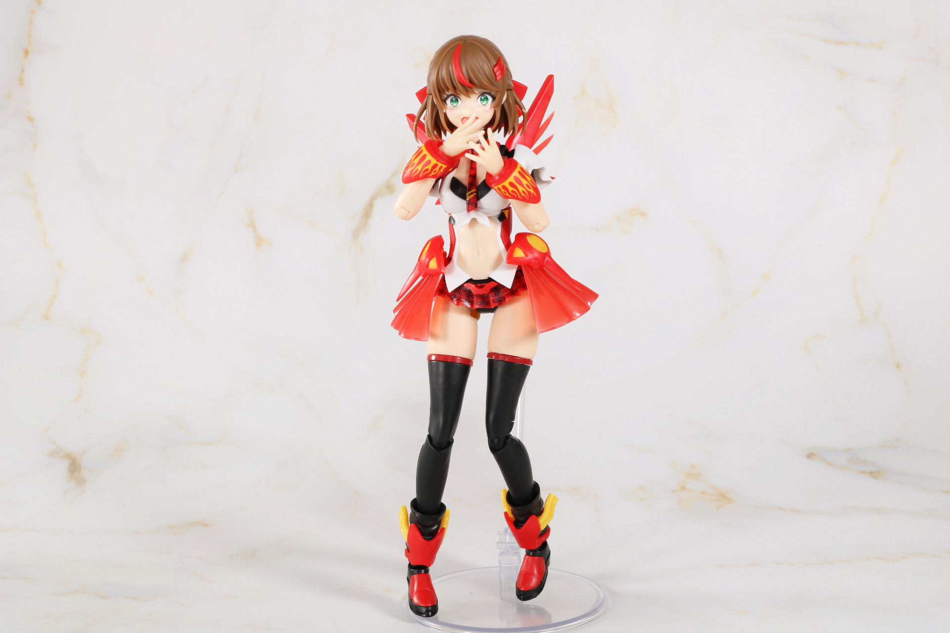 照れ顔を使って驚きのリアクション表現も楽しめる