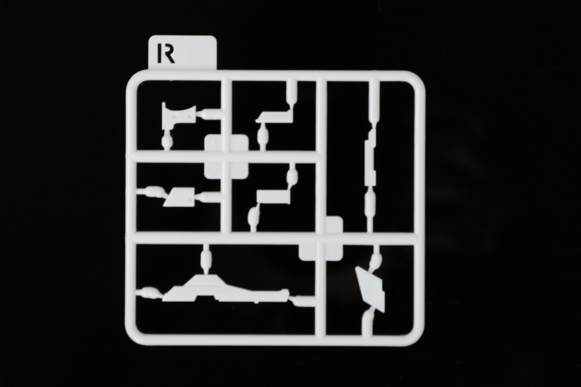 Qパーツ、Rパーツ